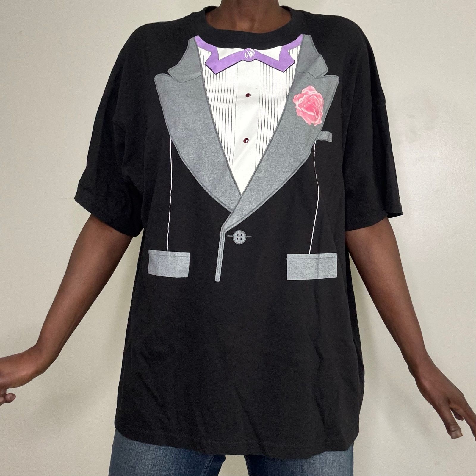 Delta Vintage Mens Trompe l’oeil Graphic Tuxedo T-Shirt Size 2XL Size US XXL / EU 58 / 5 - 2 Thumbnail