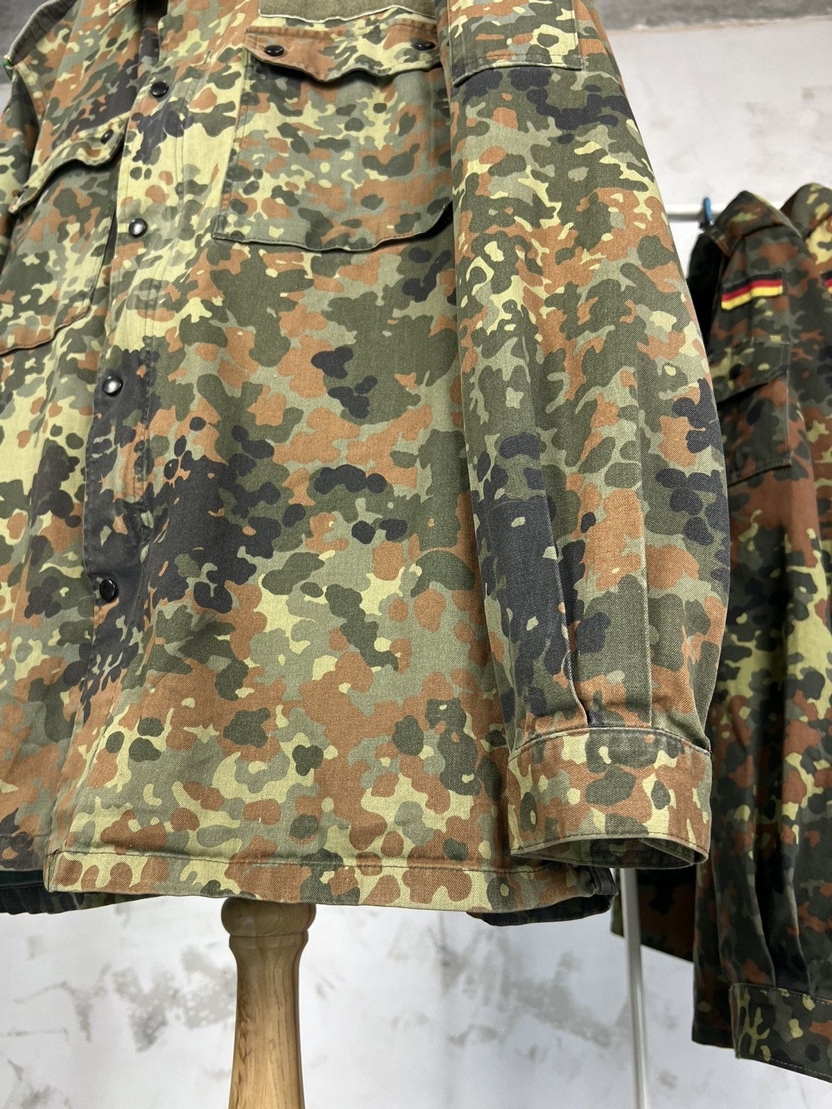Vintage Vintage 1997 Germany Army Camo Shirt Jacket Size M - L Size US L / EU 52-54 / 3 - 5 Thumbnail