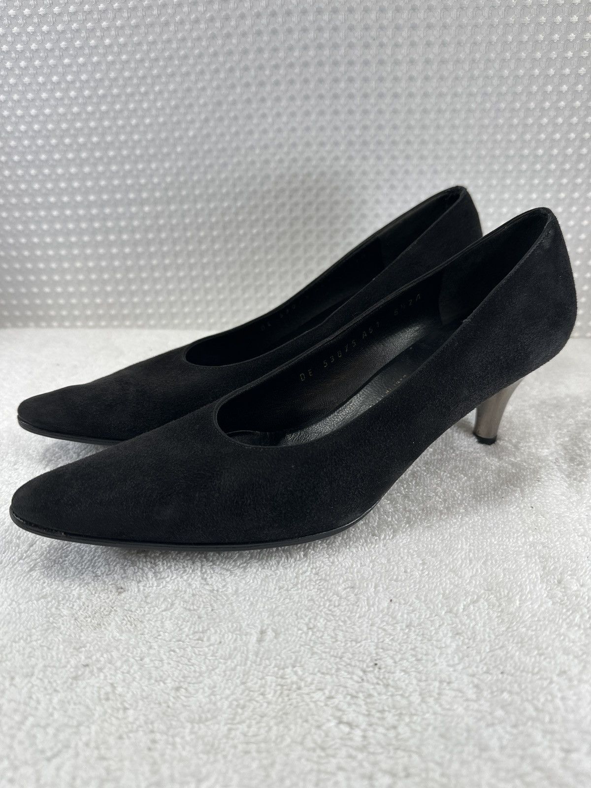 Salvatore Ferragamo SALVATORE FERRAGAMO Florence Black Suede Almond Toe Pumps Size US 6.5 / IT 36.5 - 2 Thumbnail