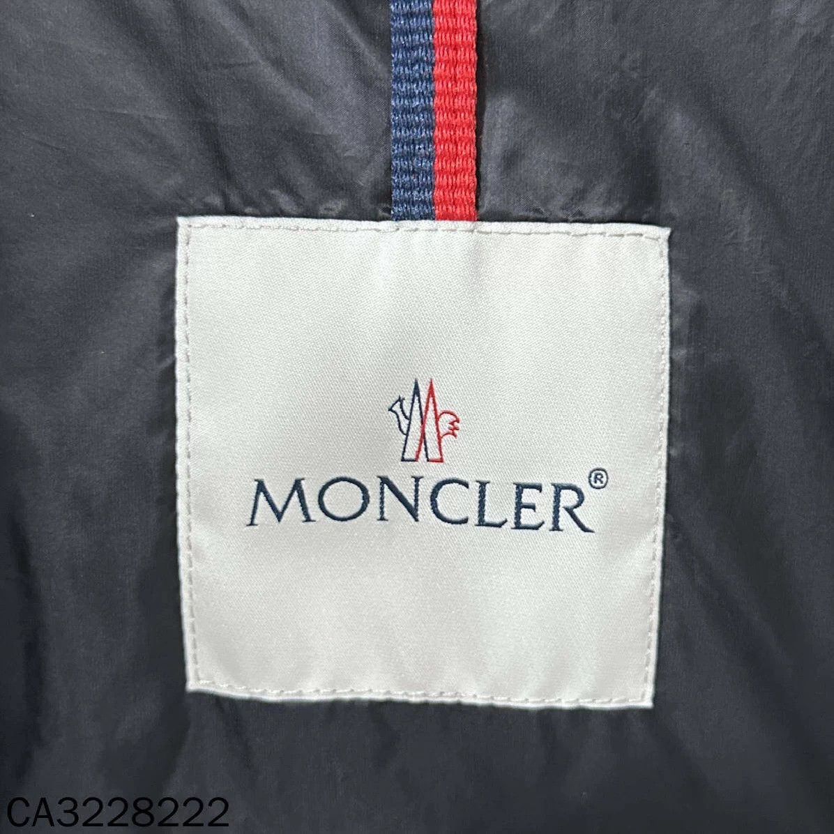 Moncler Moncler oversized matte arm logo down jacket no hood size 6 Size XL / US 12-14 / IT 48-50 - 5 Thumbnail