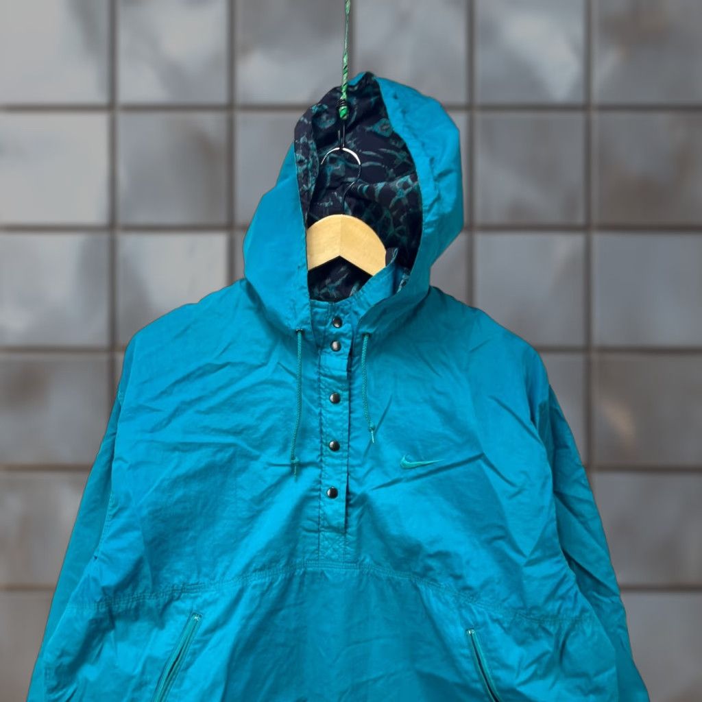 Nike VINTAGE Nike Tonal Swoosh Windbreaker Jacket Womens M Teal 90s Windbreaker Nike Womens Medium Teal 90s Size M / US 6-8 / IT 42-44 - 1 Thumbnail