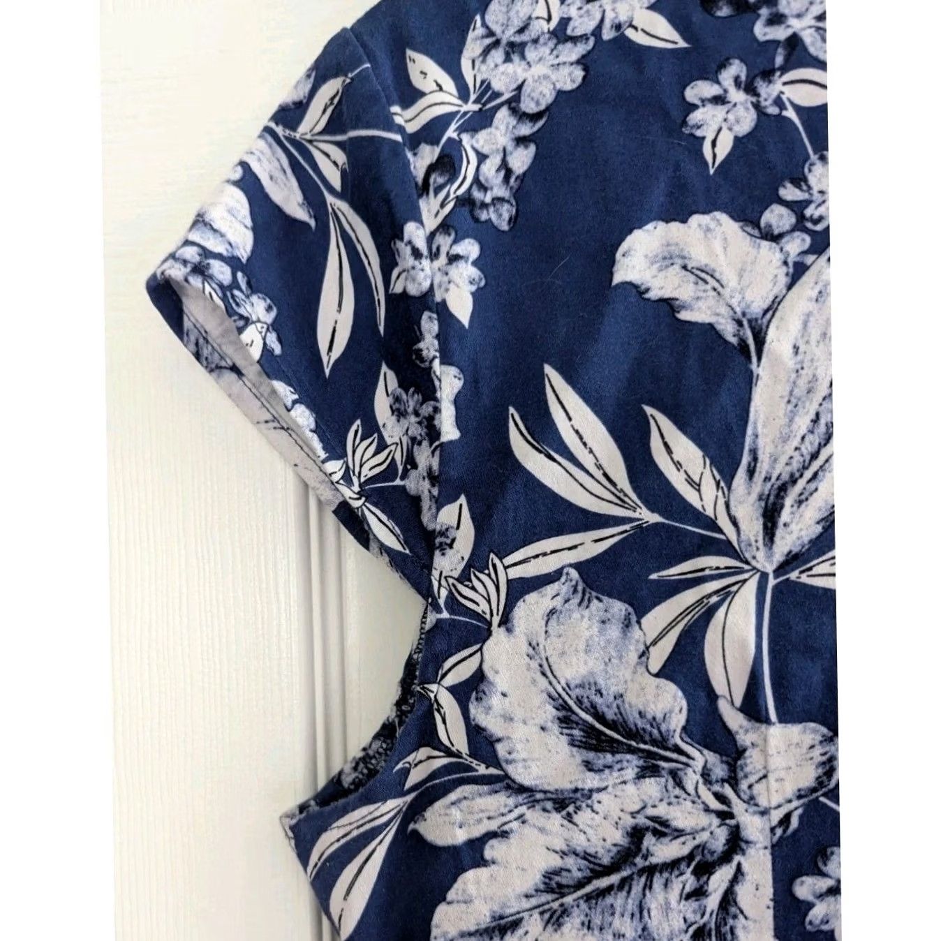 Vintage Blue & White Floral Cap Sleeve Fit & Flare Knee Length Dress V-Neck Plus Sz 2XL Size M / US 6-8 / IT 42-44 - 4 Thumbnail