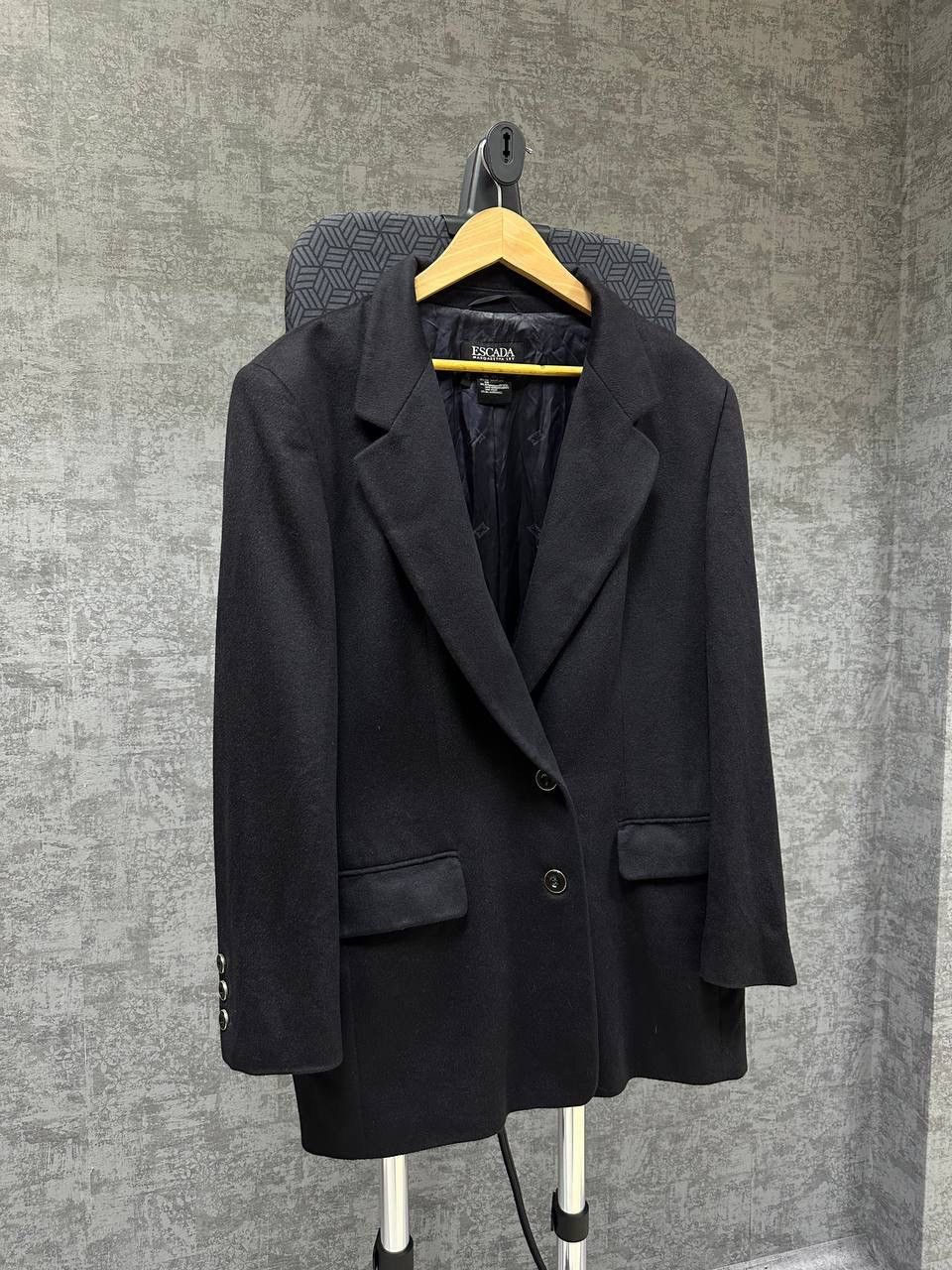 Escada × Vintage Vintage Escada Black Wool Blazer Size 38R - 5 Thumbnail