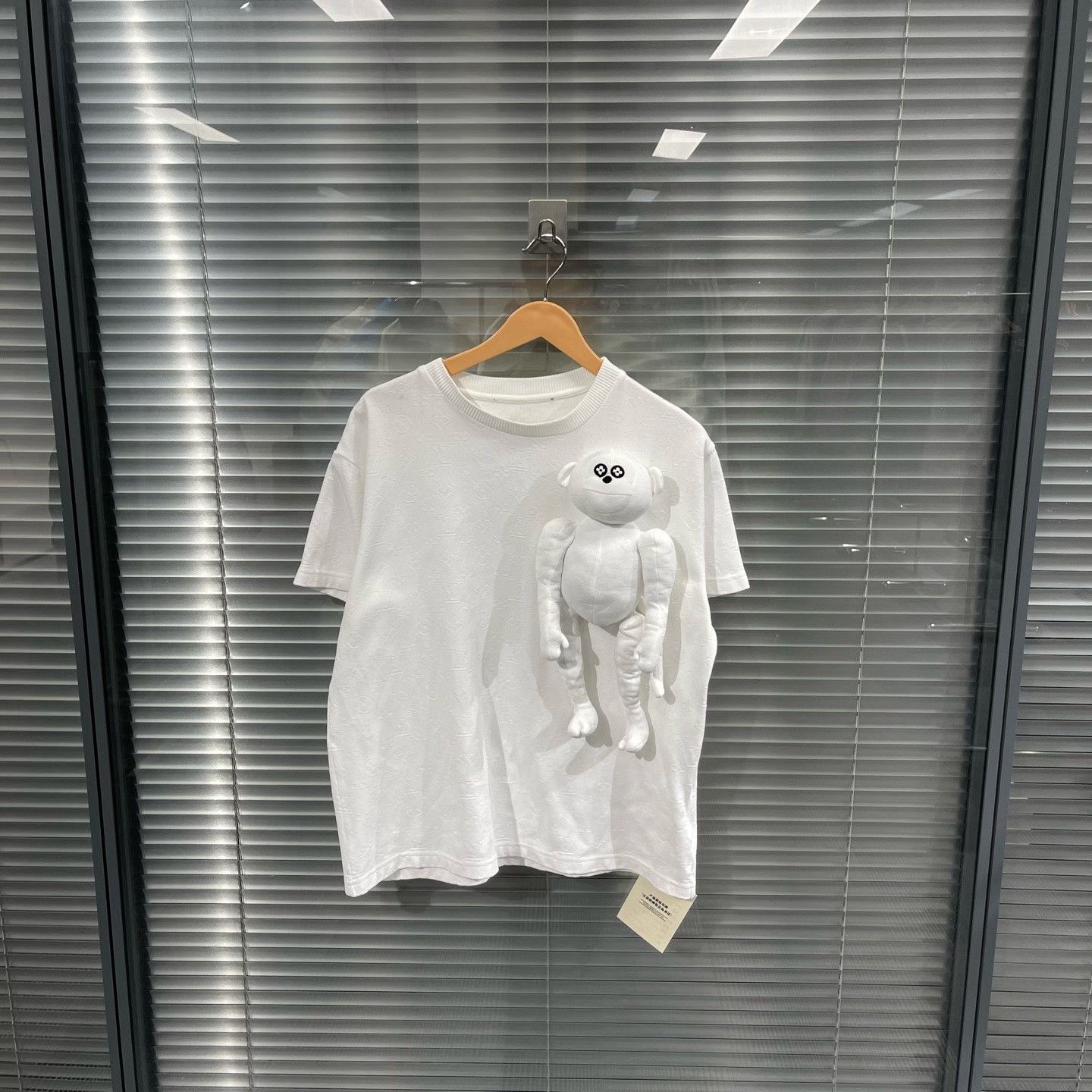 Louis Vuitton Louis Vuitton Monkey Plush Monogram T-Shirt Size S Size US S / EU 44-46 / 1 - 1 Thumbnail