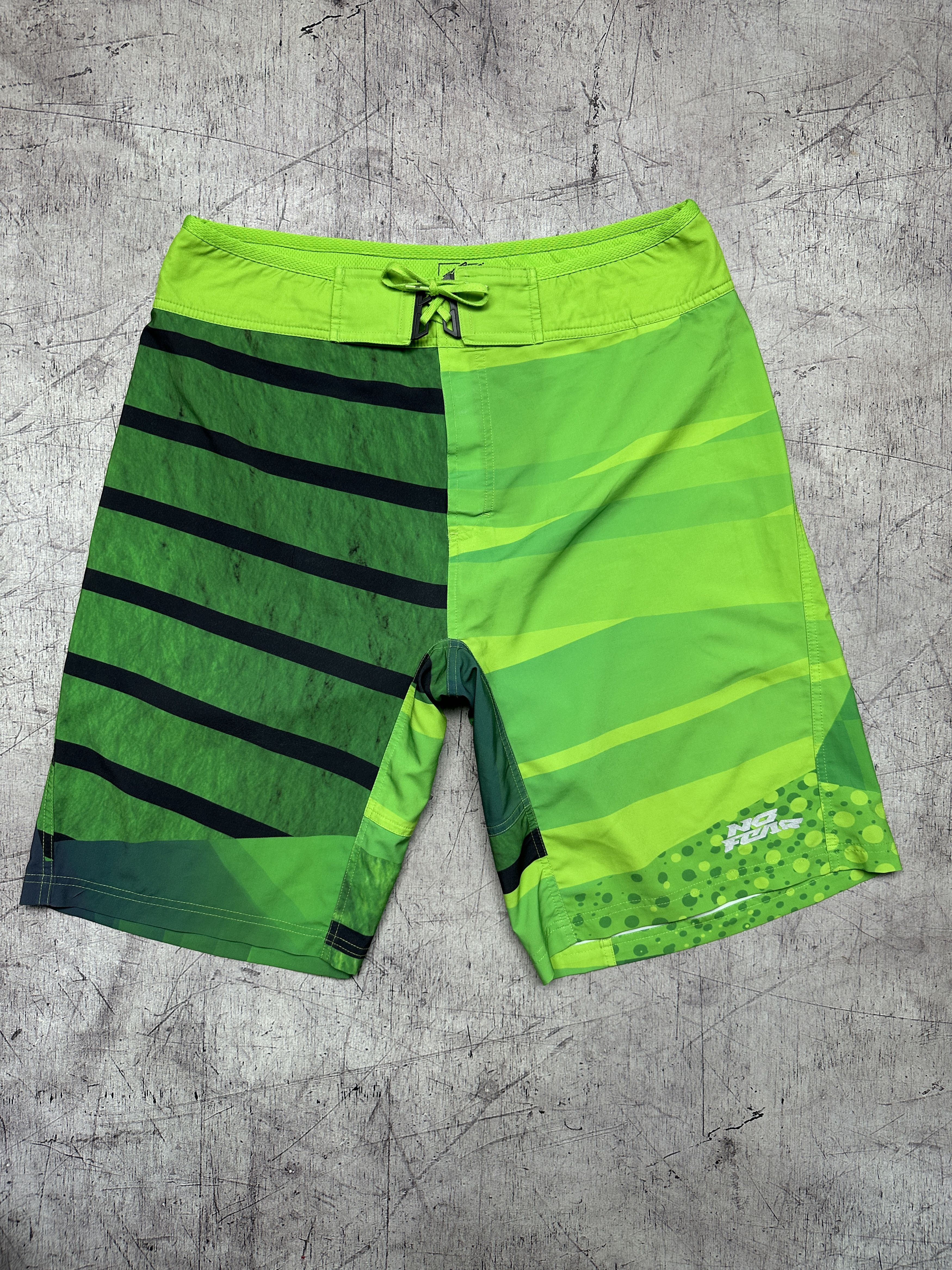 No Fear No Fear Mens Surf style Swimming Shorts Size US 36 / EU 52 - 1 Thumbnail