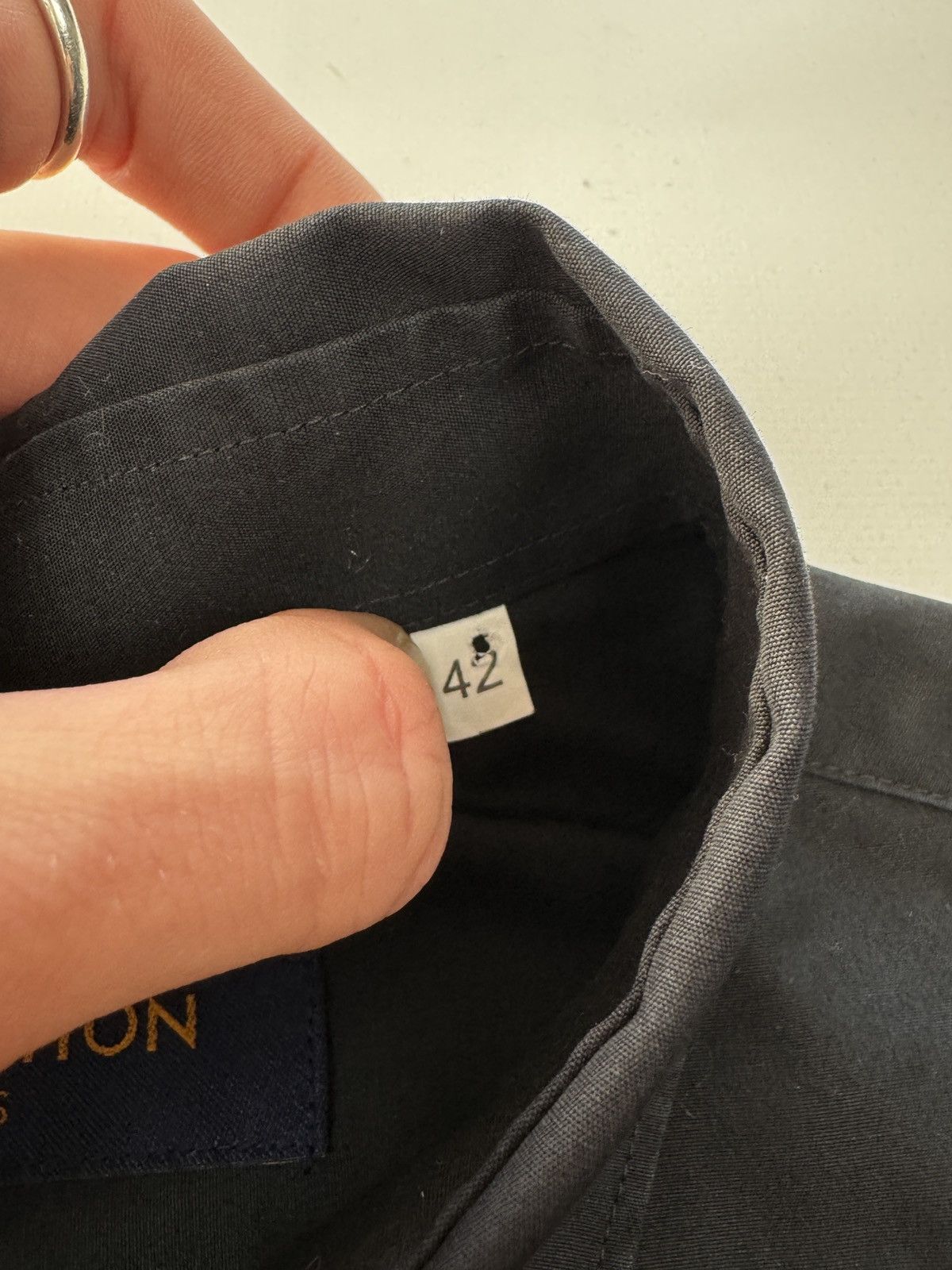 Louis Vuitton Louis Vuitton Uniform Shirt Business Size US L / EU 52-54 / 3 - 4 Thumbnail