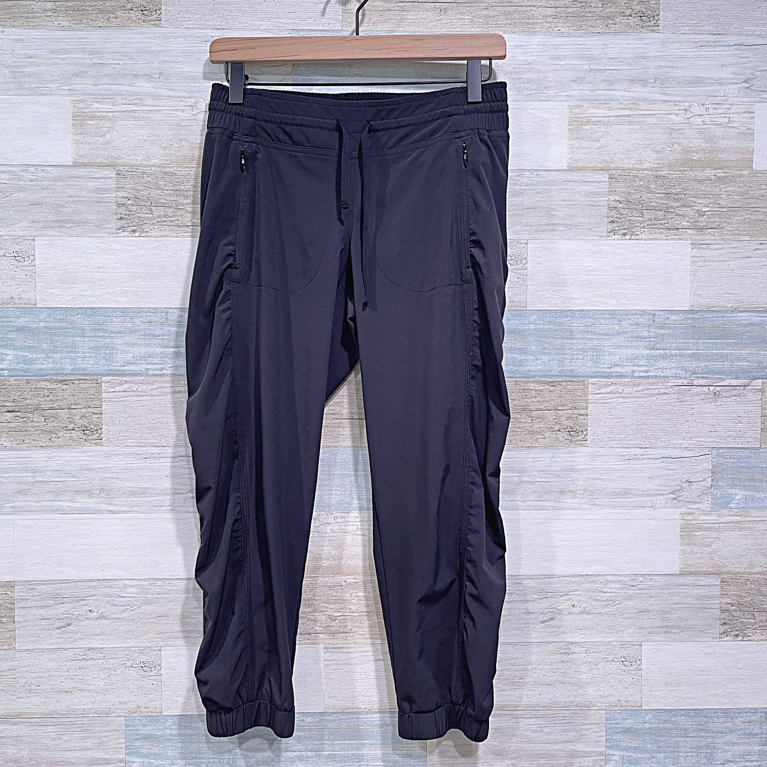 Athleta Athleta La Viva Capri Pants Black Low Rise Performance Gym 0 Size 25" / US 0 / IT 36 - 1 Thumbnail