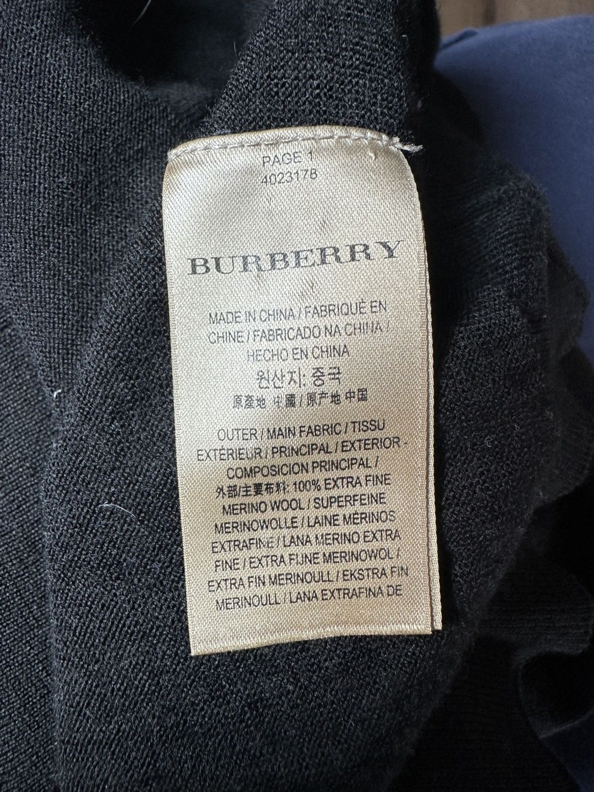 Burberry Burberry merino wool V-neck sweater Size US XL / EU 56 / 4 - 6 Thumbnail