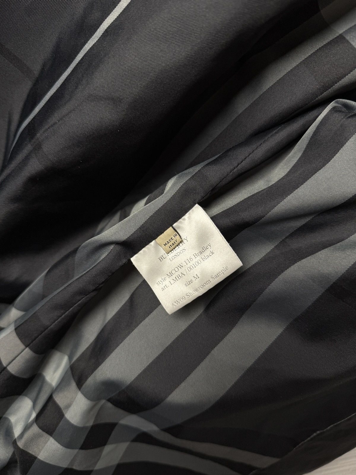 Burberry Vintage Burberry Nylon Coat Jacket Made In Italy Size US M / EU 48-50 / 2 - 14 Thumbnail