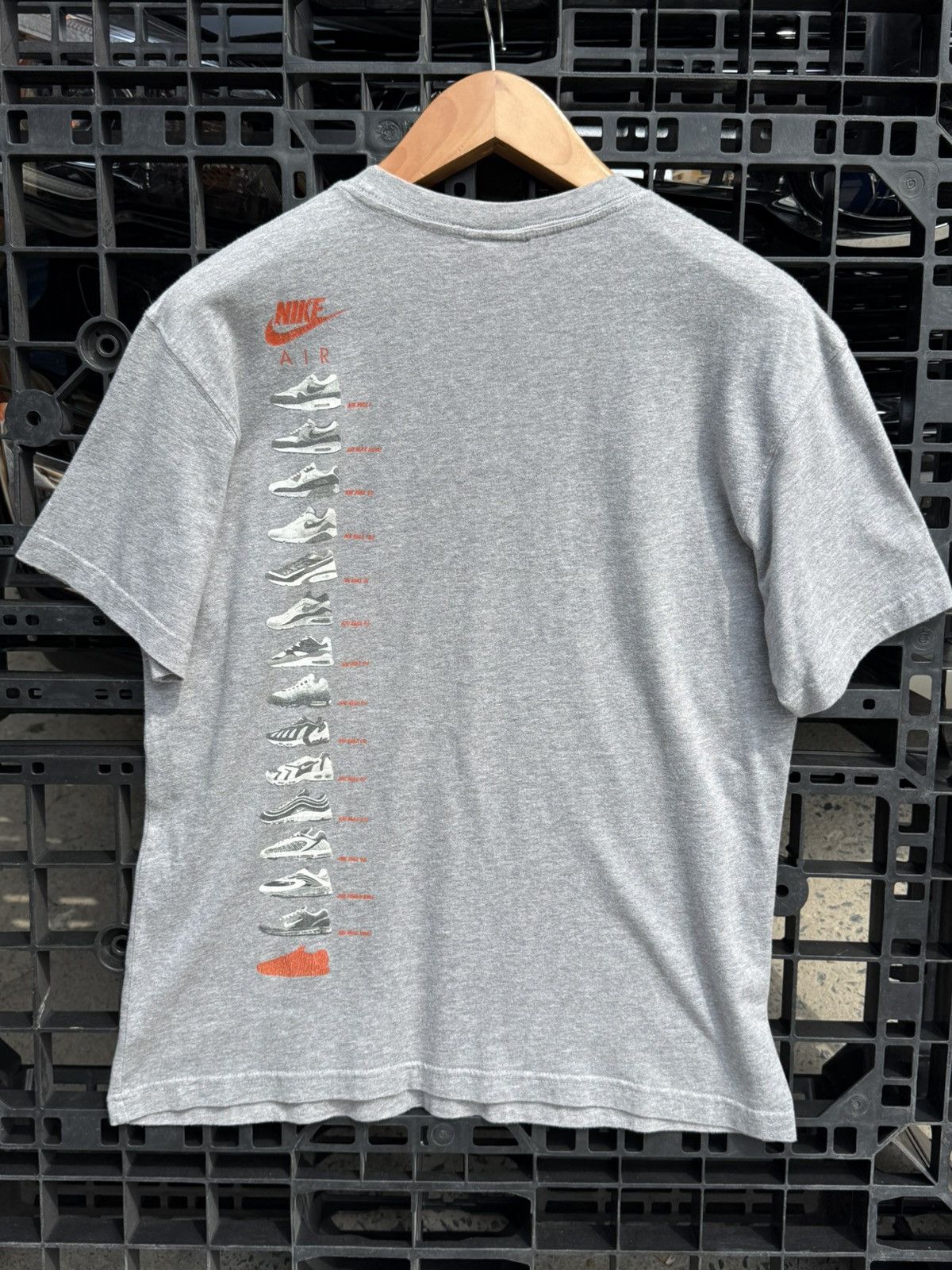 Nike 💥Vintage Nike Air max the legend continues 00s T-shirt Size US M / EU 48-50 / 2 - 1 Thumbnail