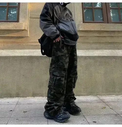 Japanese Brand Baggy Camo Pants Size US 30 / EU 46 - 1 Thumbnail