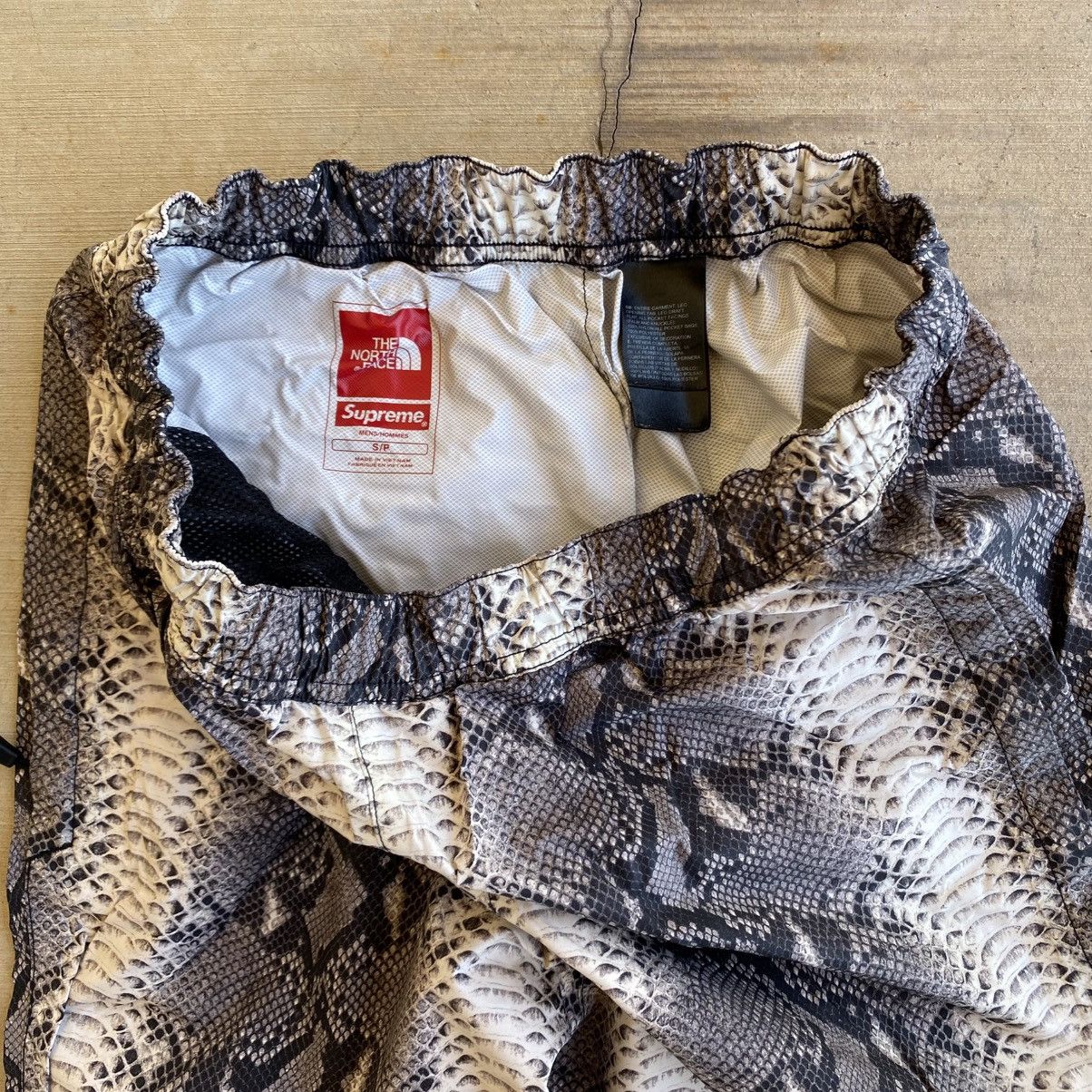 Supreme Supreme The North Face Snakeskin Pants Black 2018 Small Size US 30 / EU 46 - 2 Thumbnail