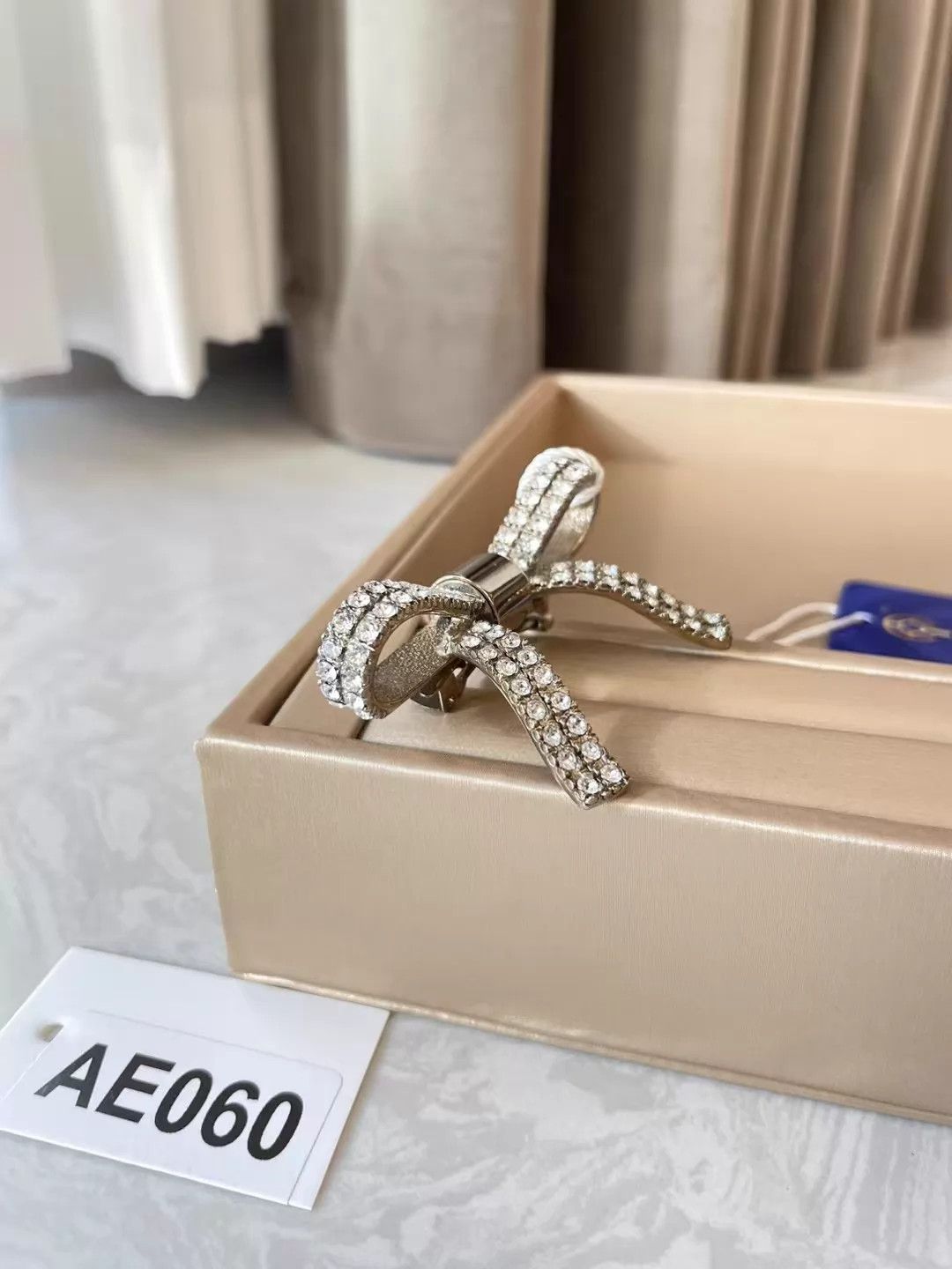 Miu Miu MIU MIU Crystal Hair Clip 6cm W x 4cm H AE060 Size ONE SIZE - 7 Thumbnail