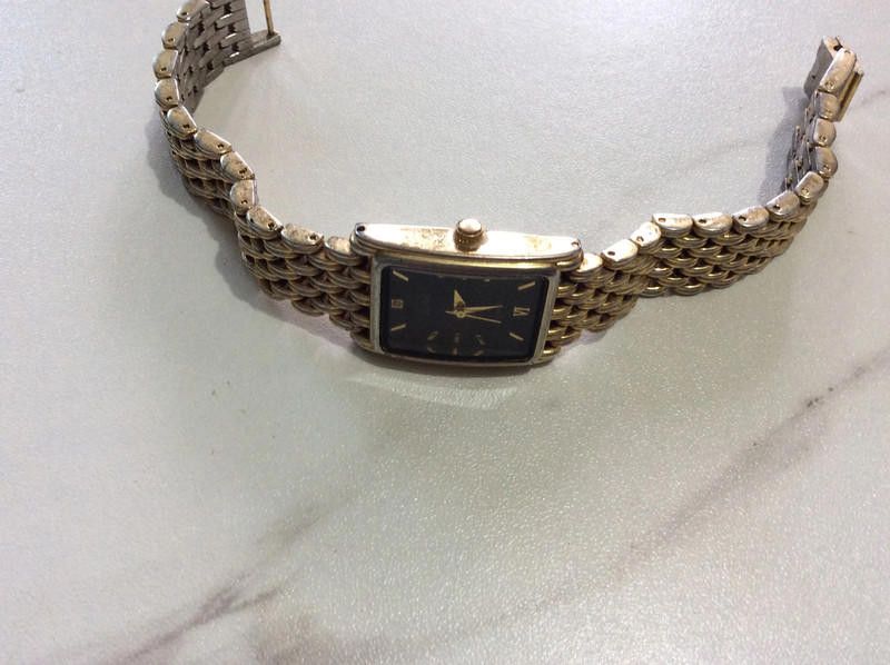 Designer Limit black dial gold bracelet watch Size ONE SIZE - 1 Thumbnail