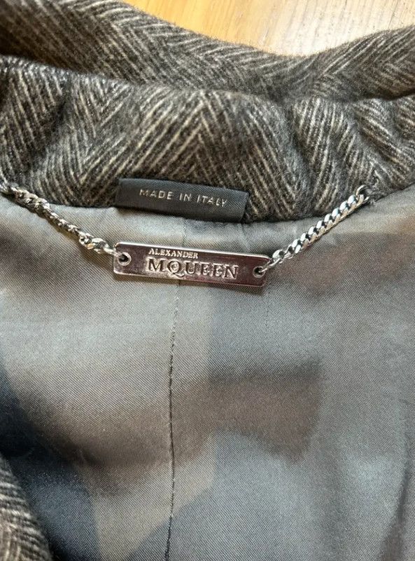 Alexander McQueen Rare and Exquisite 100% Cashmere Statement McQueen Coat Size M / US 6-8 / IT 42-44 - 2 Thumbnail