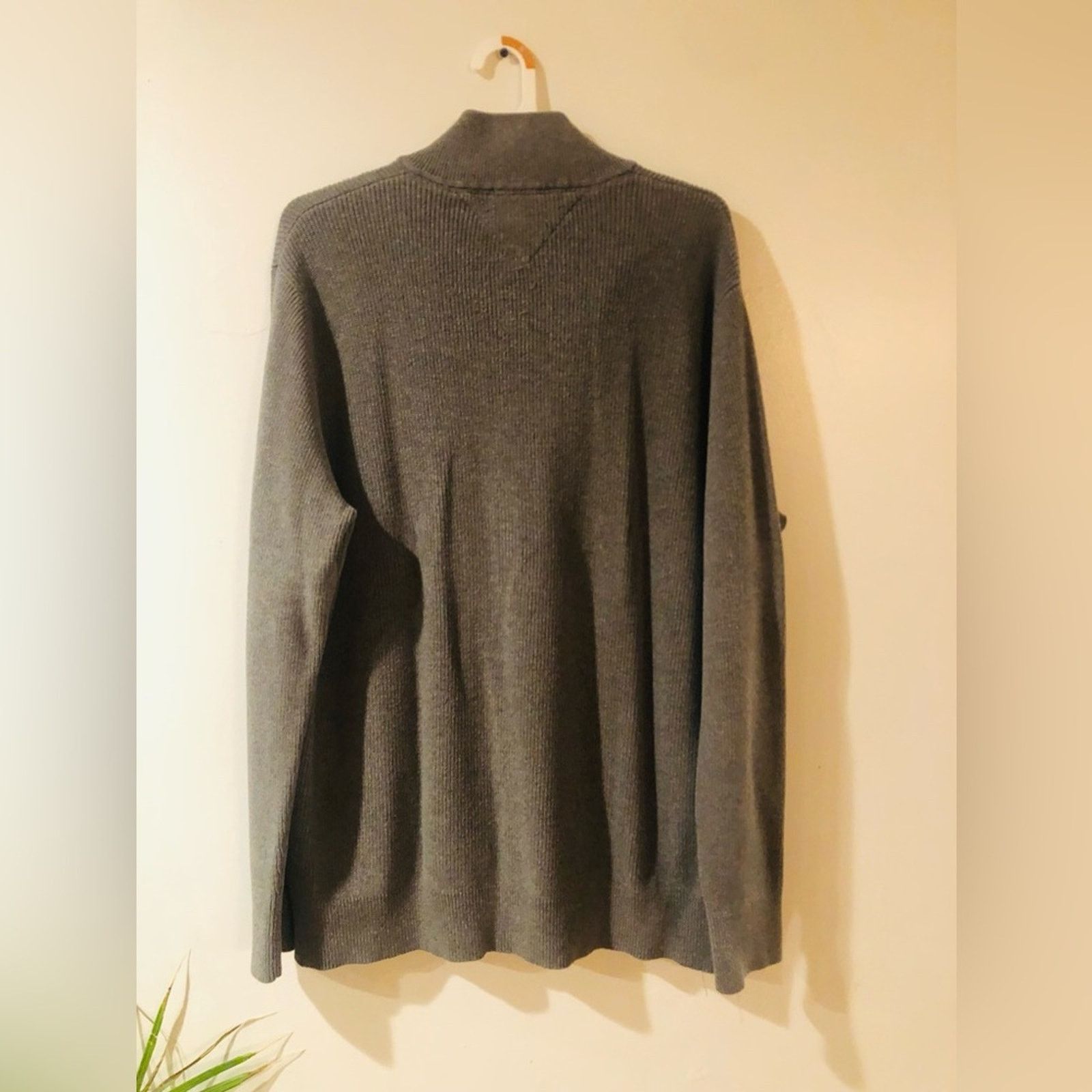 Tommy Hilfiger Tommy Hilfiger zip up sweater. Grey size xxl Size US XXL / EU 58 / 5 - 3 Thumbnail