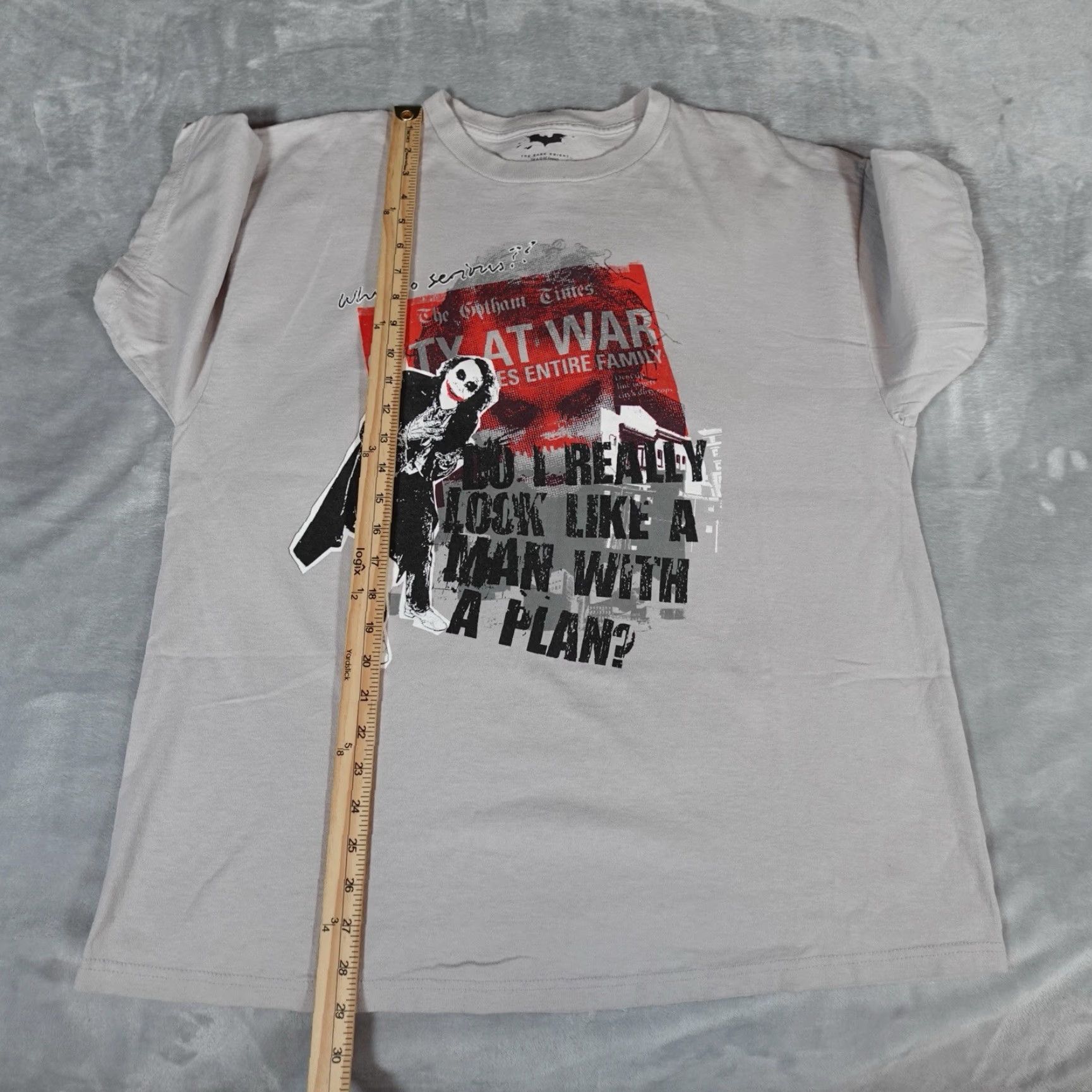 Vintage VINTAGE Batman The Dark Knight Joker T Shirt Mens XL Heath Ledger Gray 2009 Size US XL / EU 56 / 4 - 6 Thumbnail