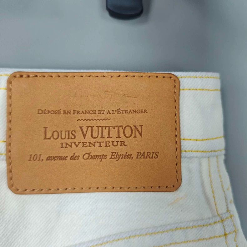 Louis Vuitton Louis Vuitton Off-white leather zip-up denim skirt 2505-Nex Size 39" - 8 Thumbnail