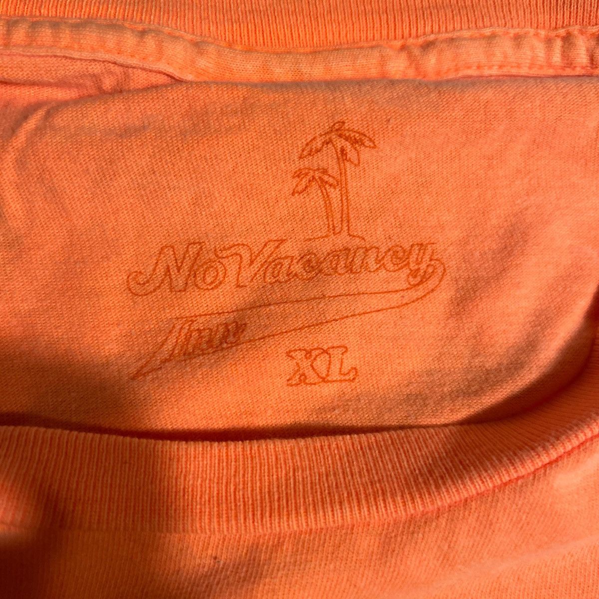No Vacancy Inn No vacancy inn escape to paradise tee Size US XL / EU 56 / 4 - 3 Thumbnail