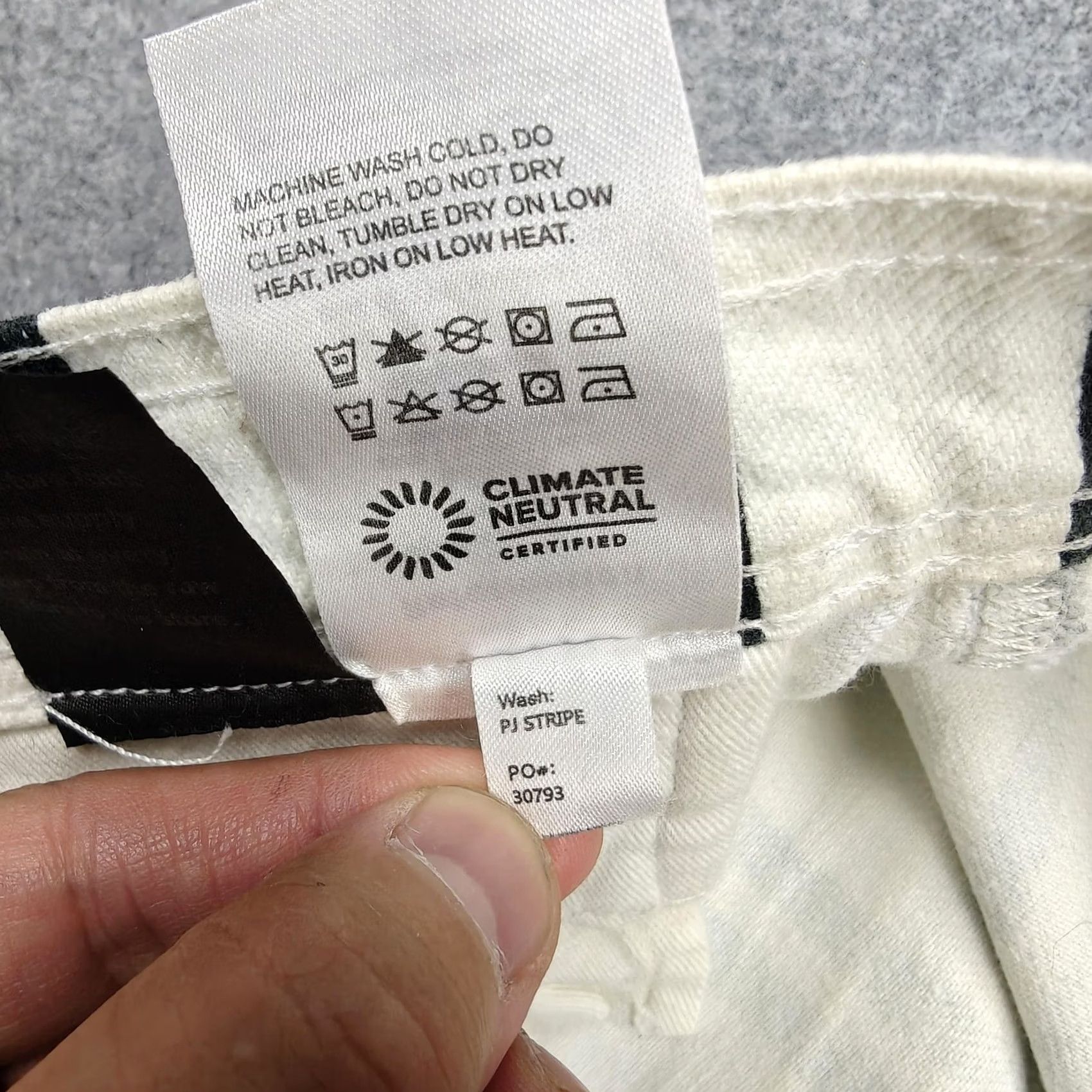 Reformation Reformation Jeans Womens 25 White Stripe Logan Ultra High Rise Wide Leg Denim 100% Cotton Button Pocket Front Rise High Loose Retro Modern Shoes? Size 42" / US 20 - 6 Thumbnail