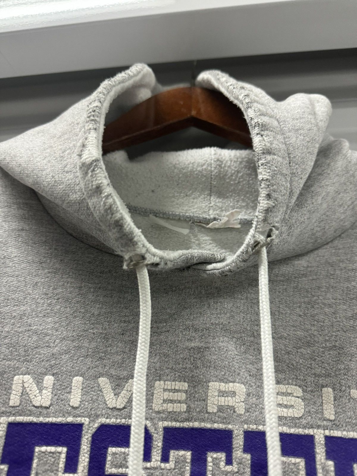 Vintage Vintage Distressed Western Ontario University Padded Hoodie Size US L / EU 52-54 / 3 - 6 Thumbnail