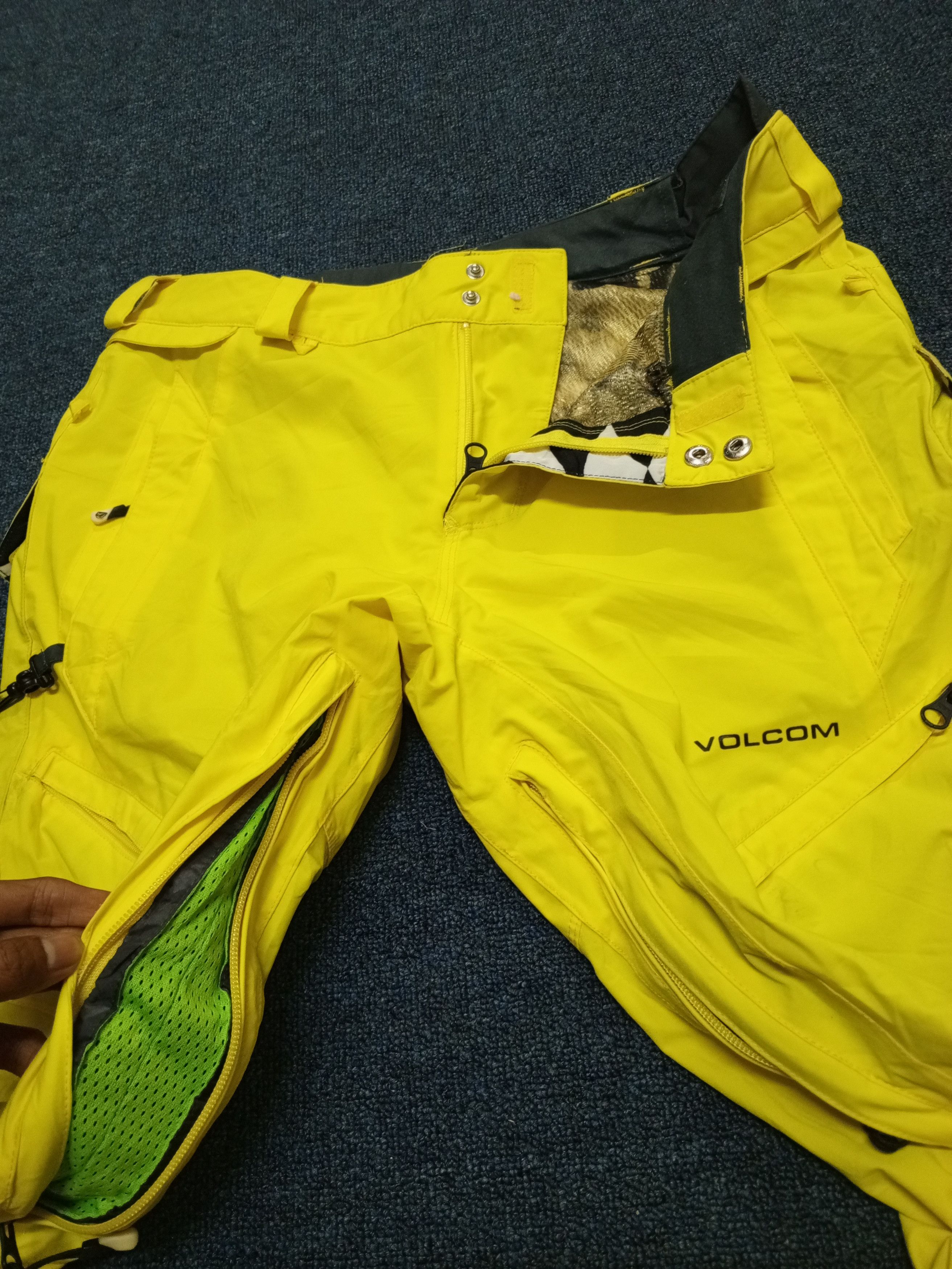 Volcom VALCOM YELLOW SNOWBOARD PANTS NICE Size US 34 / EU 50 - 6 Thumbnail