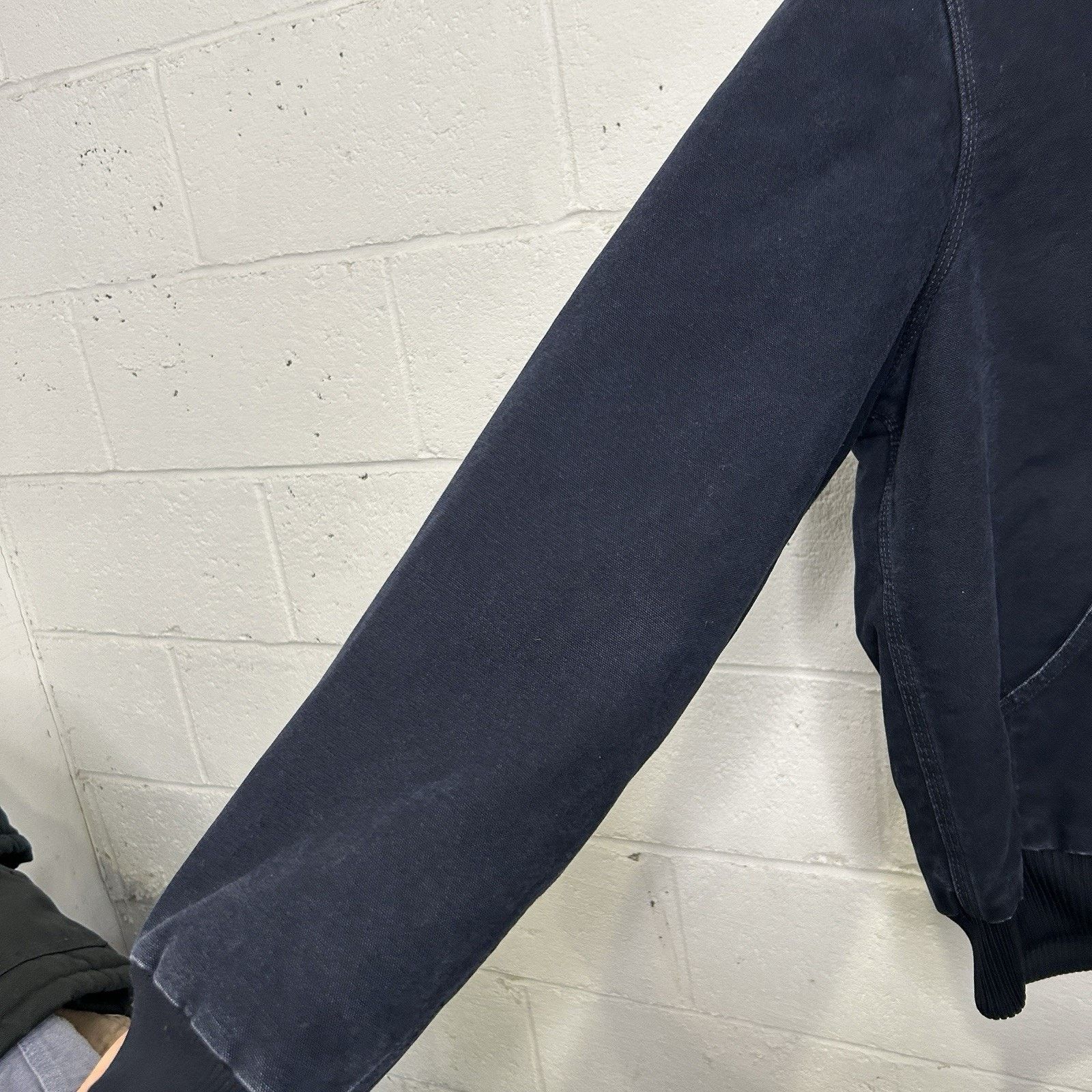 Carhartt Vintage Carhartt Hooded Active Jacket “Midnight Blue” J130 Size US L / EU 52-54 / 3 - 7 Thumbnail