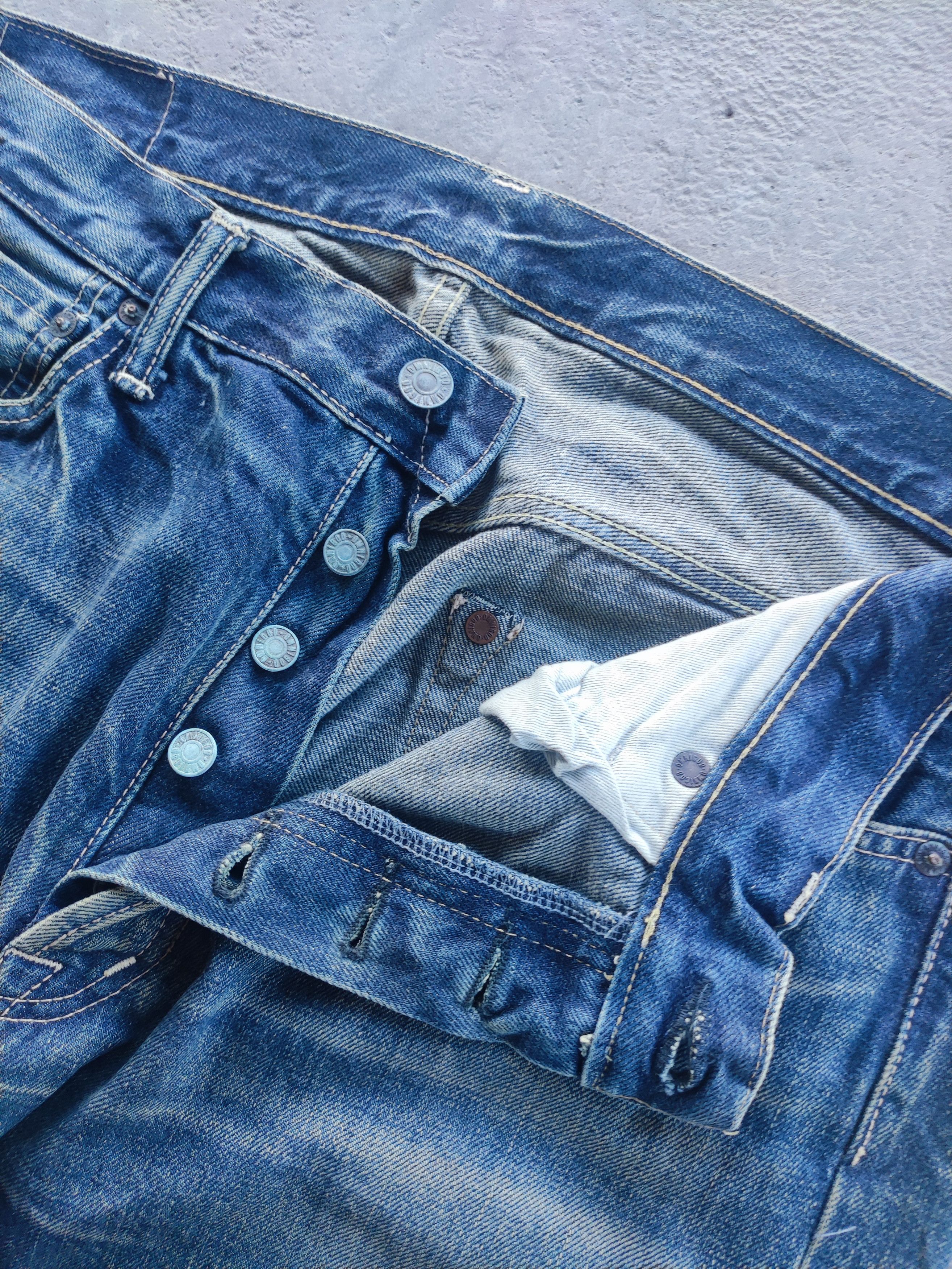 Japanese Brand Vintage Japanese Baggy Button Denim Distress Faded Jean Size US 34 / EU 50 - 5 Thumbnail
