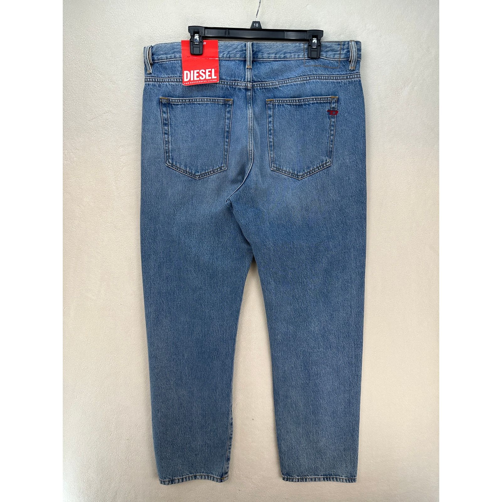 Diesel DIESEL INDUSTRY D-VIKER MEN'S 38 MEDIUM WASH TAPER STRAIGHT Size US 38 / EU 54 - 7 Thumbnail