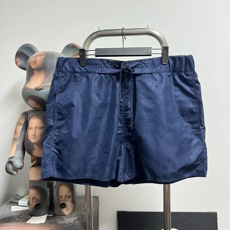 Louis Vuitton Louis Vuitton Men's Navy Blue Shorts XL 0089 Size US 44 / EU 60 - 1 Thumbnail