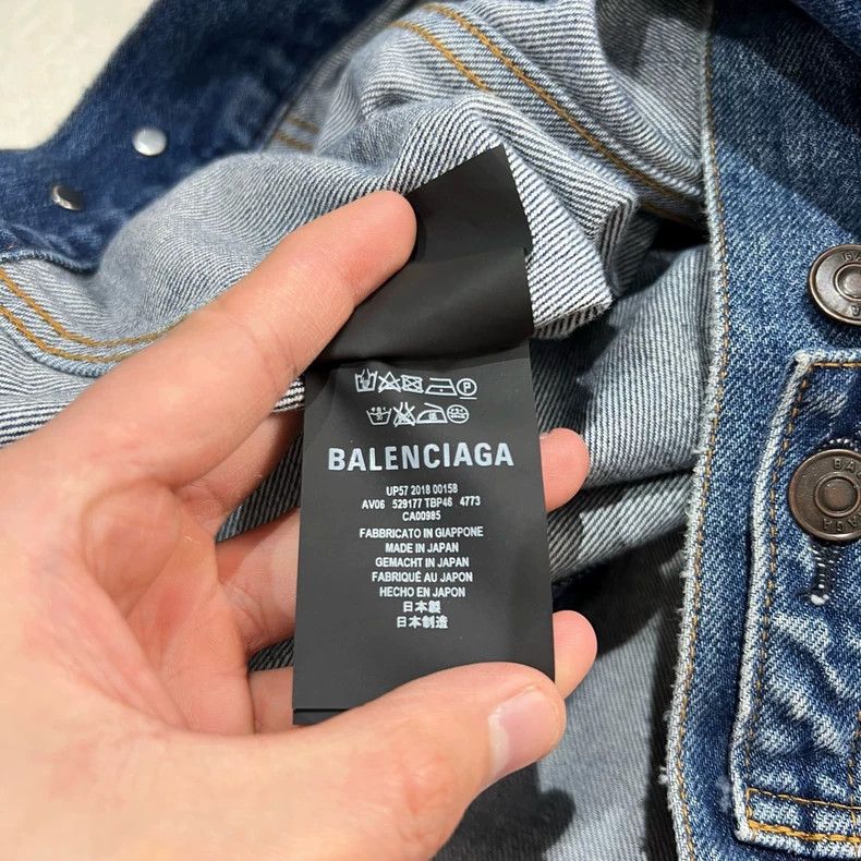 Balenciaga Balenciaga Back Letter Denim Jacket Size S / US 4 / IT 40 - 6 Thumbnail