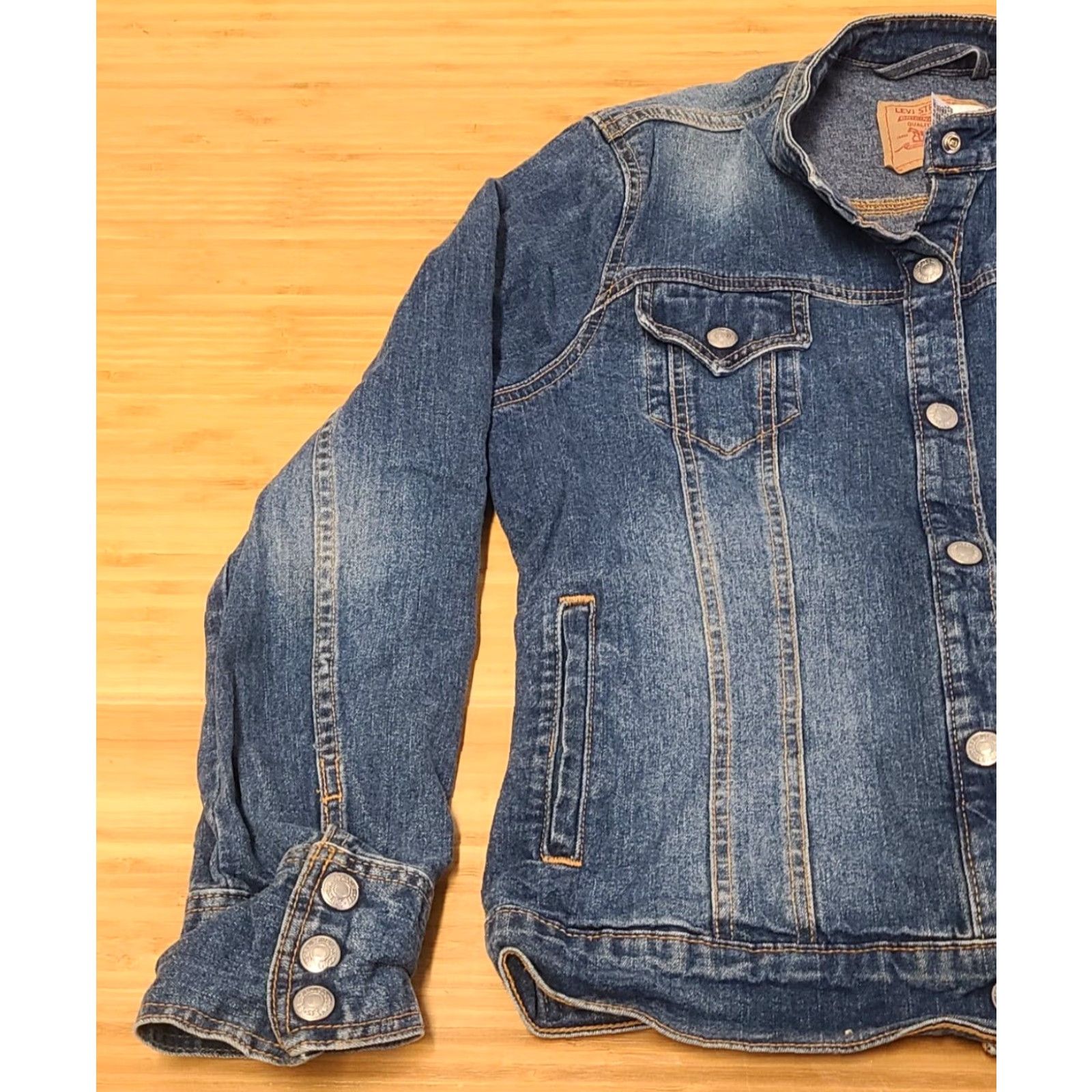 Levi's **Levi's Classic Blue Denim Trucker Jacket, Women's L** User: Levi's Classic Blue Denim Trucker Jacket, Women's Size L Size L / US 10 / IT 46 - 4 Thumbnail