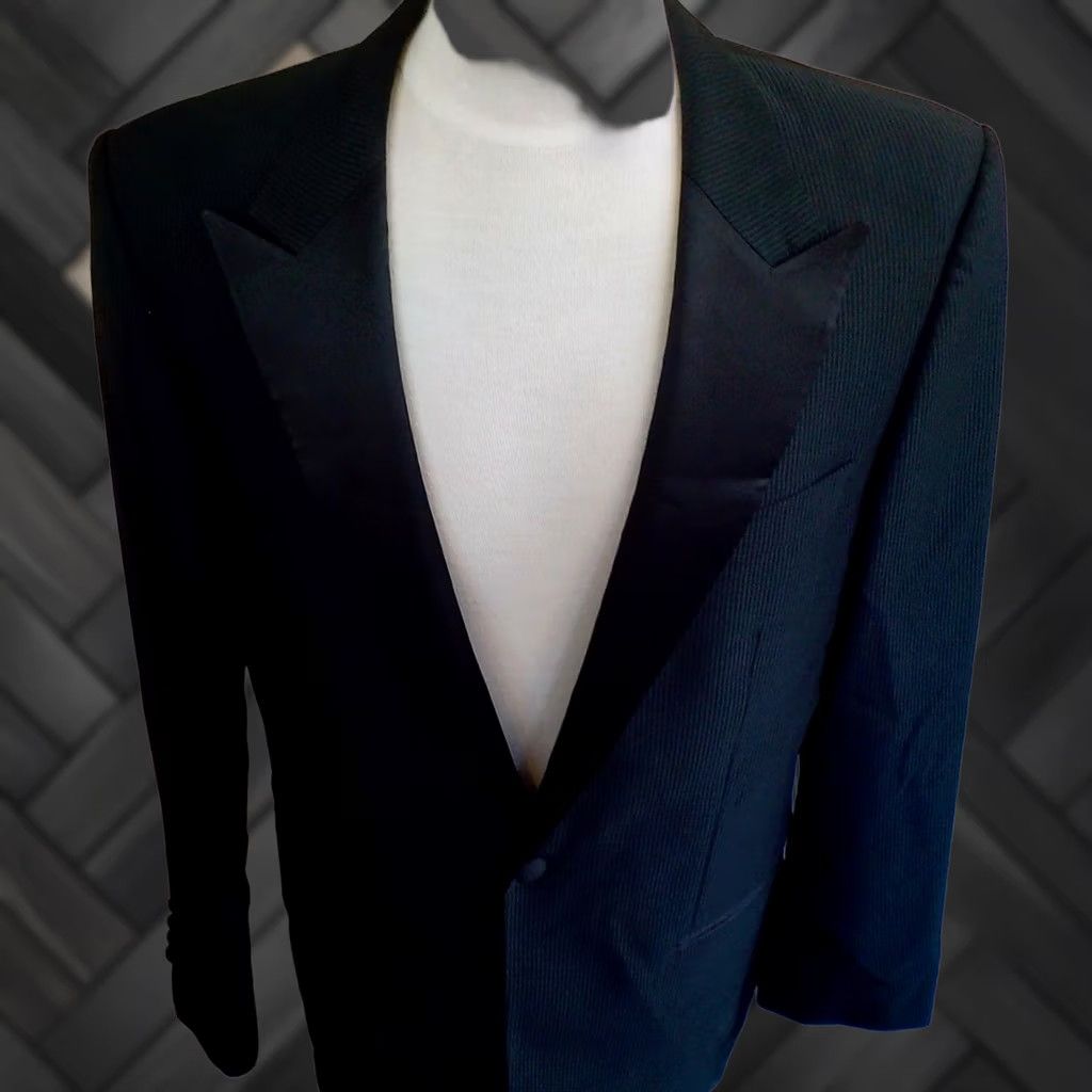Hugo Boss VINTAGE BOSS HUGO BOSS Black Label Striped Tuxedo Blazer SZ 42R Mens Blazer Wool Blend Peak Lapel 42R Black Size 42R - 1 Thumbnail