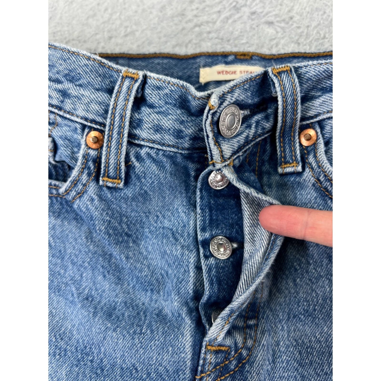 Levi's Levi's Jeans Womens 27 Blue Denim Wedgie Straight 27x26 Vintage No Size 27" / US 4 / IT 40 - 5 Thumbnail