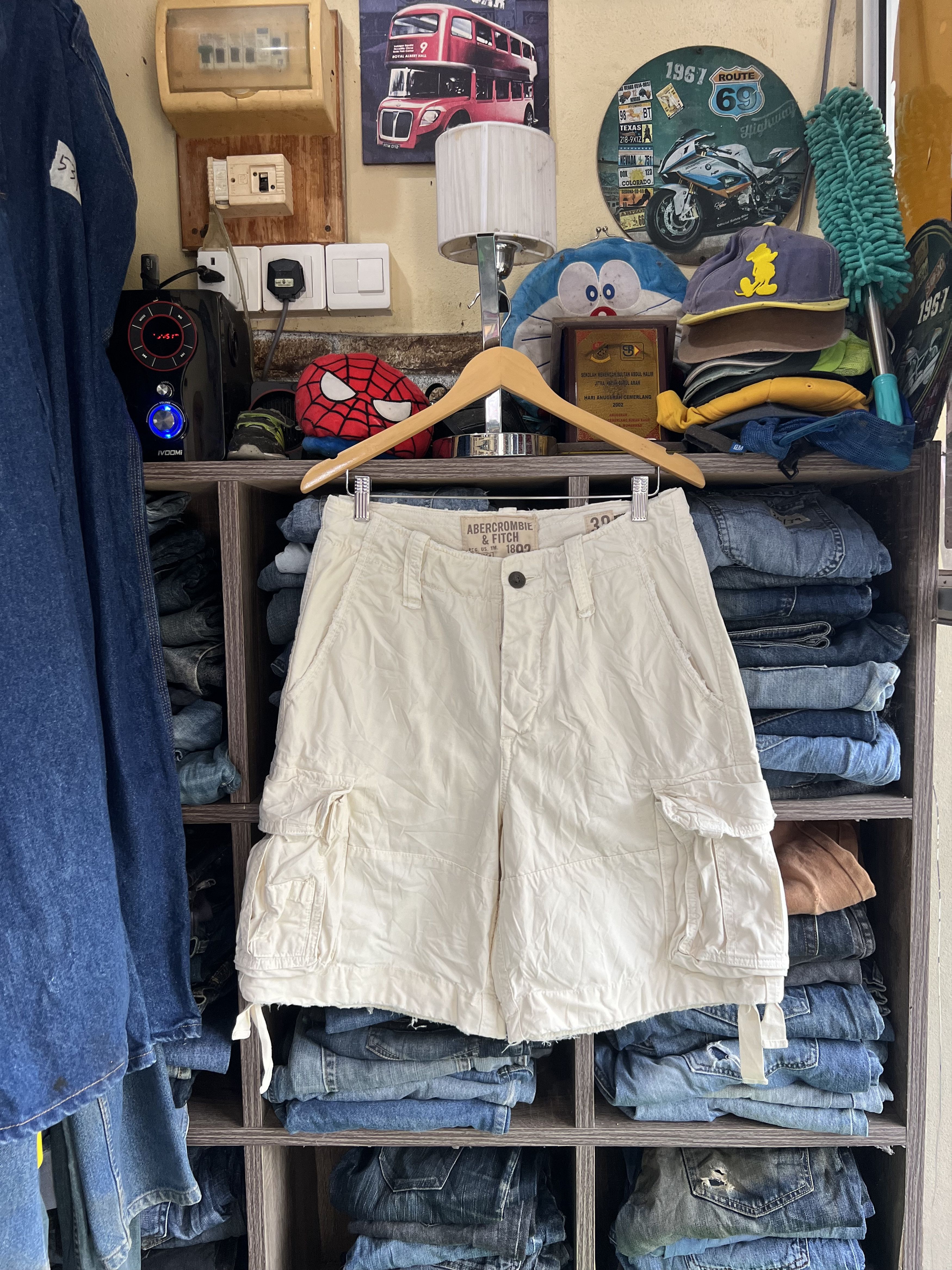 Abercrombie & Fitch 🔥Abercrombie & Fitch Short Pant Cargo Size US 32 / EU 48 - 16 Thumbnail
