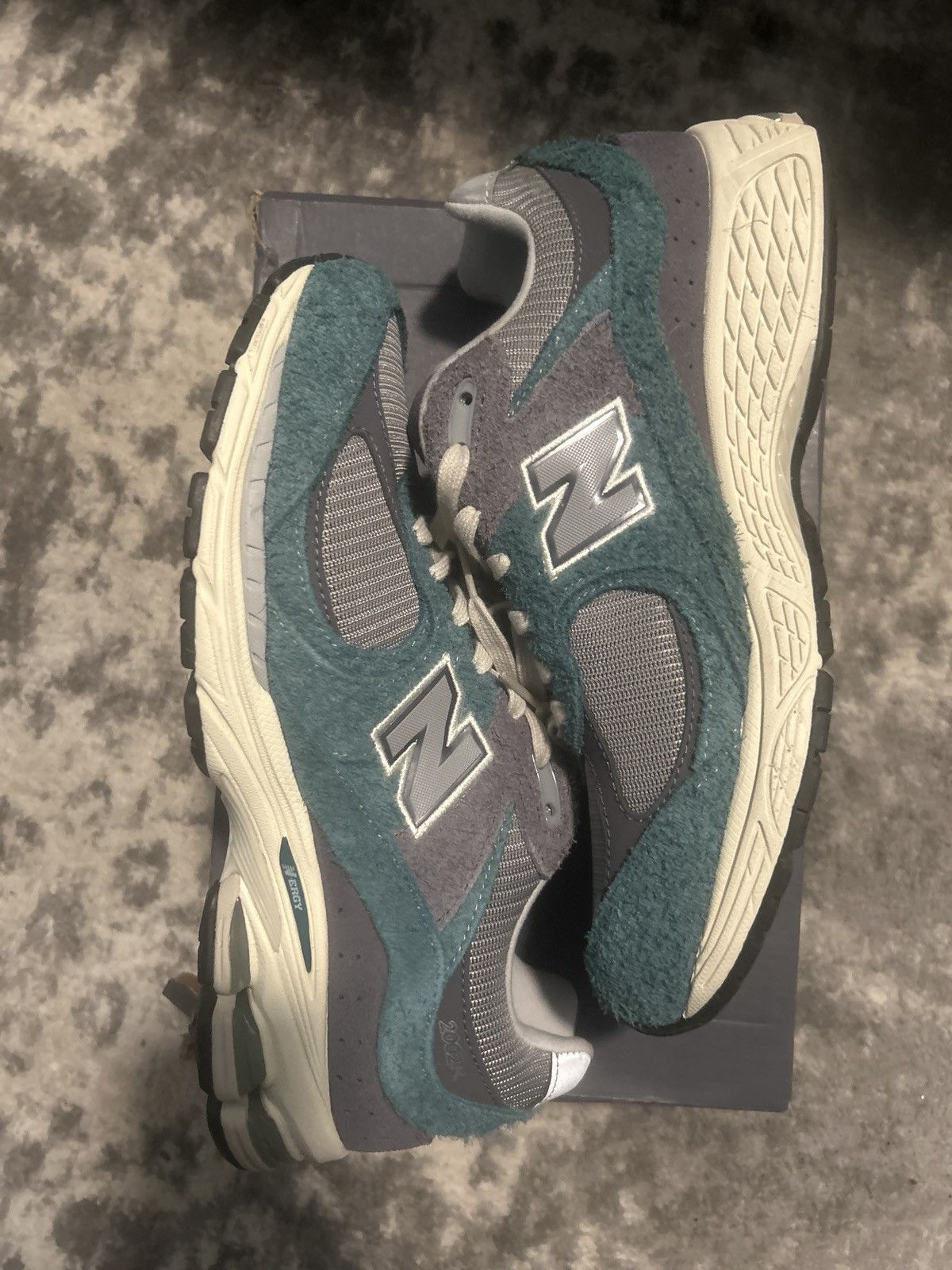 New Balance New Balance 220R “Cyan” Size US 10 / EU 43 - 7 Thumbnail