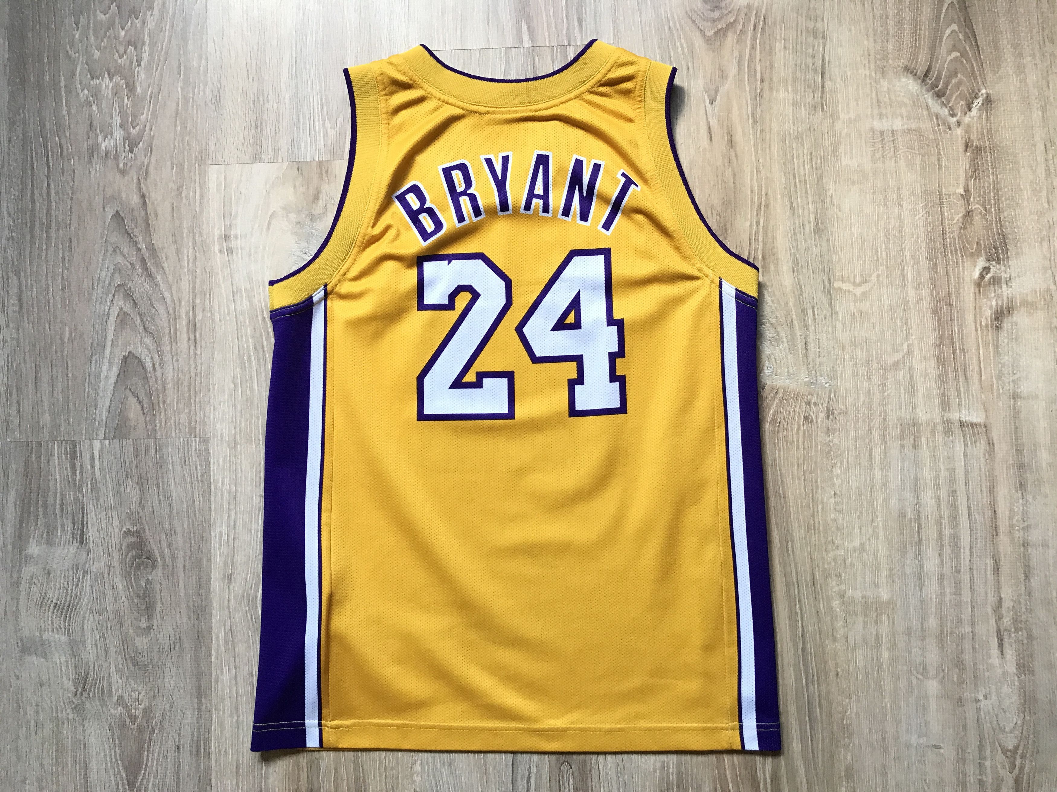 Champion × NBA × Vintage Vintage Champion Los Angeles Lakers Kids Kobe Bryant #24 Size US XXS / EU 40 - 3 Thumbnail