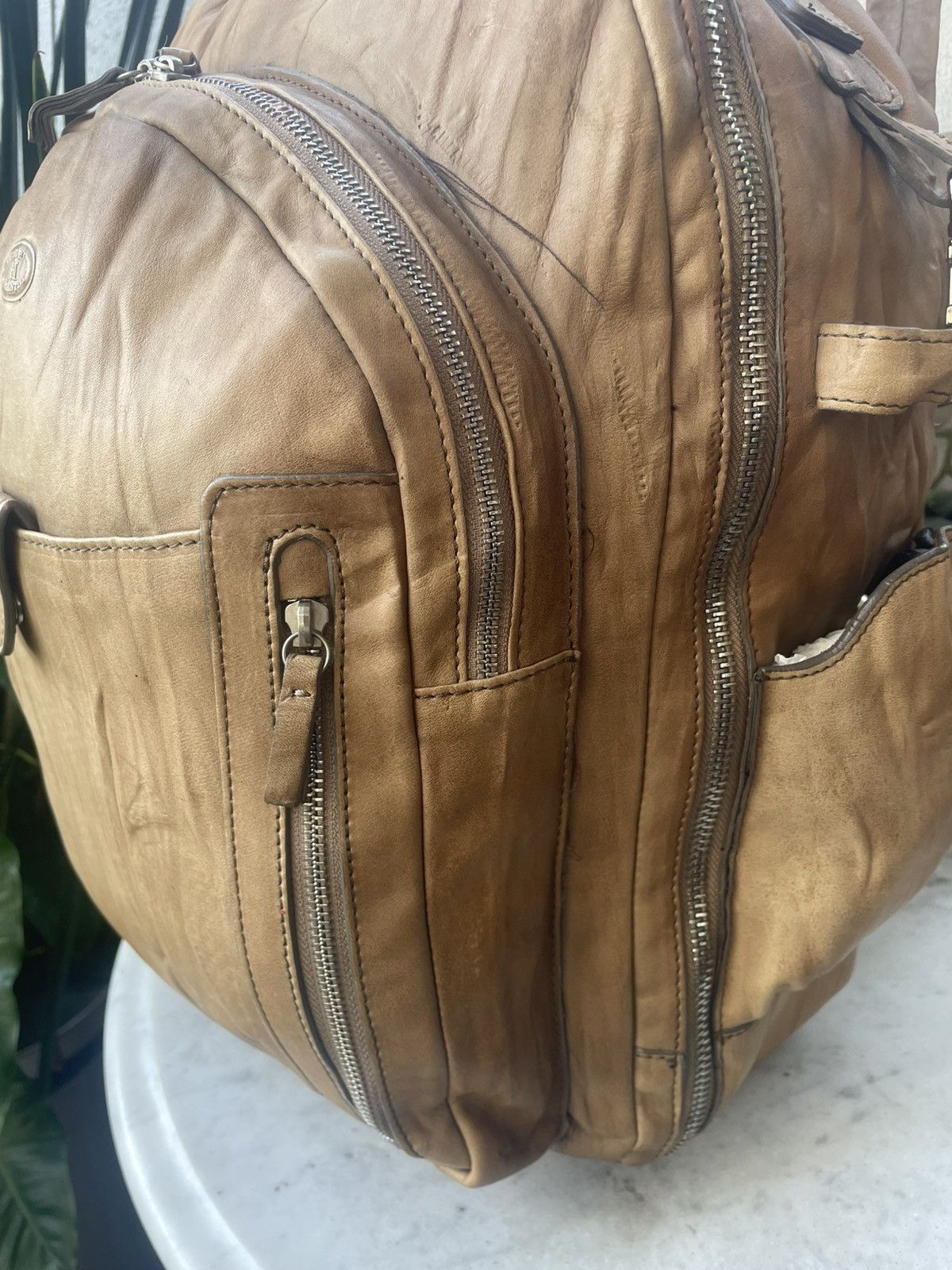 Leather Authentic Italian designer Leather Backpack Size ONE SIZE - 6 Thumbnail