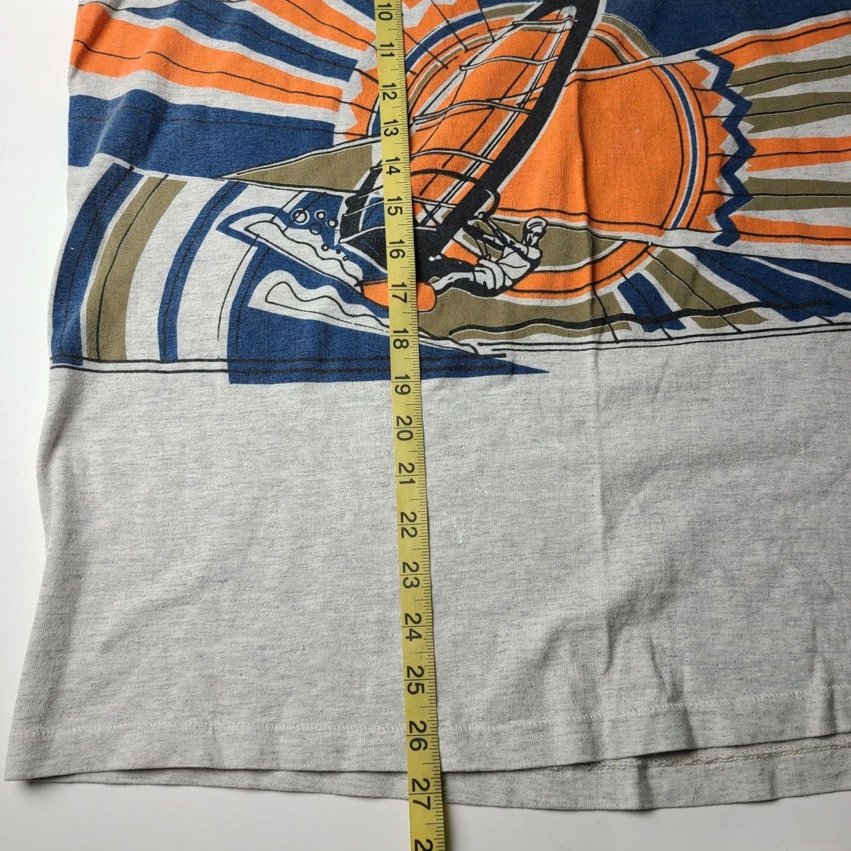 Vintage VINTAGE St. Johns Bay Beach Sailing wraparound T-Shirt Gray Large 90s Men's Size US L / EU 52-54 / 3 - 7 Thumbnail