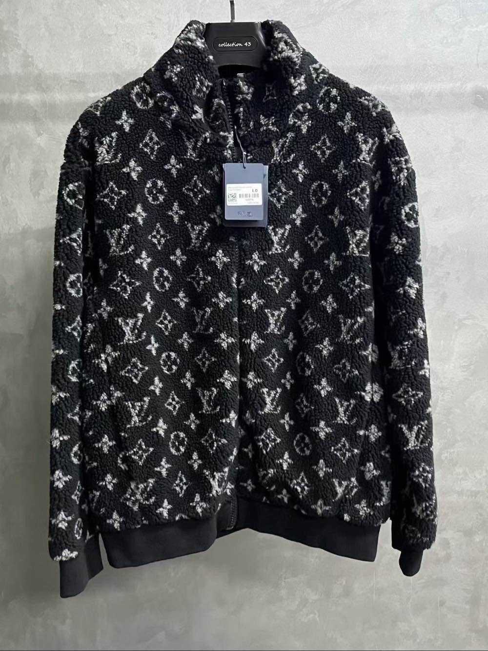 Louis Vuitton Louis Vuitton Monogram Fleece Jacket Size L Size US L / EU 52-54 / 3 - 1 Thumbnail