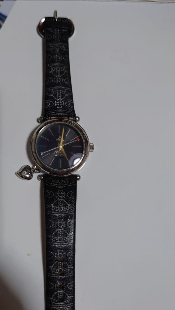 Vivienne Westwood VIVIENNE WESTWOOD Heart-shaped Charm Analog Watch Black Size ONE SIZE - 1 Thumbnail