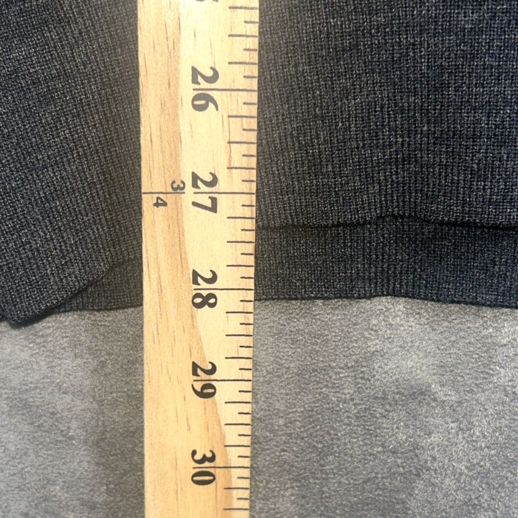 Uniqlo Uniqlo Sweater Mens Size M Charcoal Wool Knit Long Sleeve Collared Pullover All Seasons Casual Popular 100% Wool Knit Size US M / EU 48-50 / 2 - 4 Thumbnail