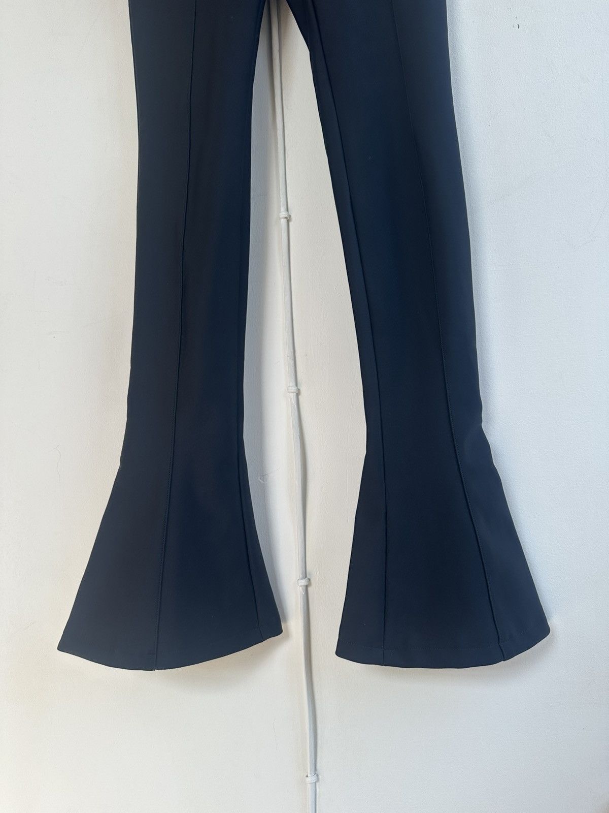 H&M × Mugler Black cut off flared pants Size 28" / US 6 / IT 42 - 10 Thumbnail
