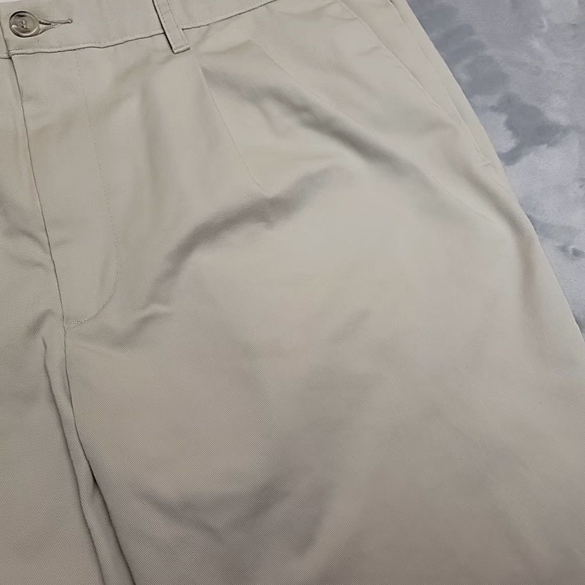 Dockers VINTAGE Dockers Pants Mens 36x30 Beige Twill Chino Pleated Cuffed 100% Cotton Y2K Men Pants Brown Solid Pockets Casual Mens Size US 36 / EU 52 - 2 Thumbnail
