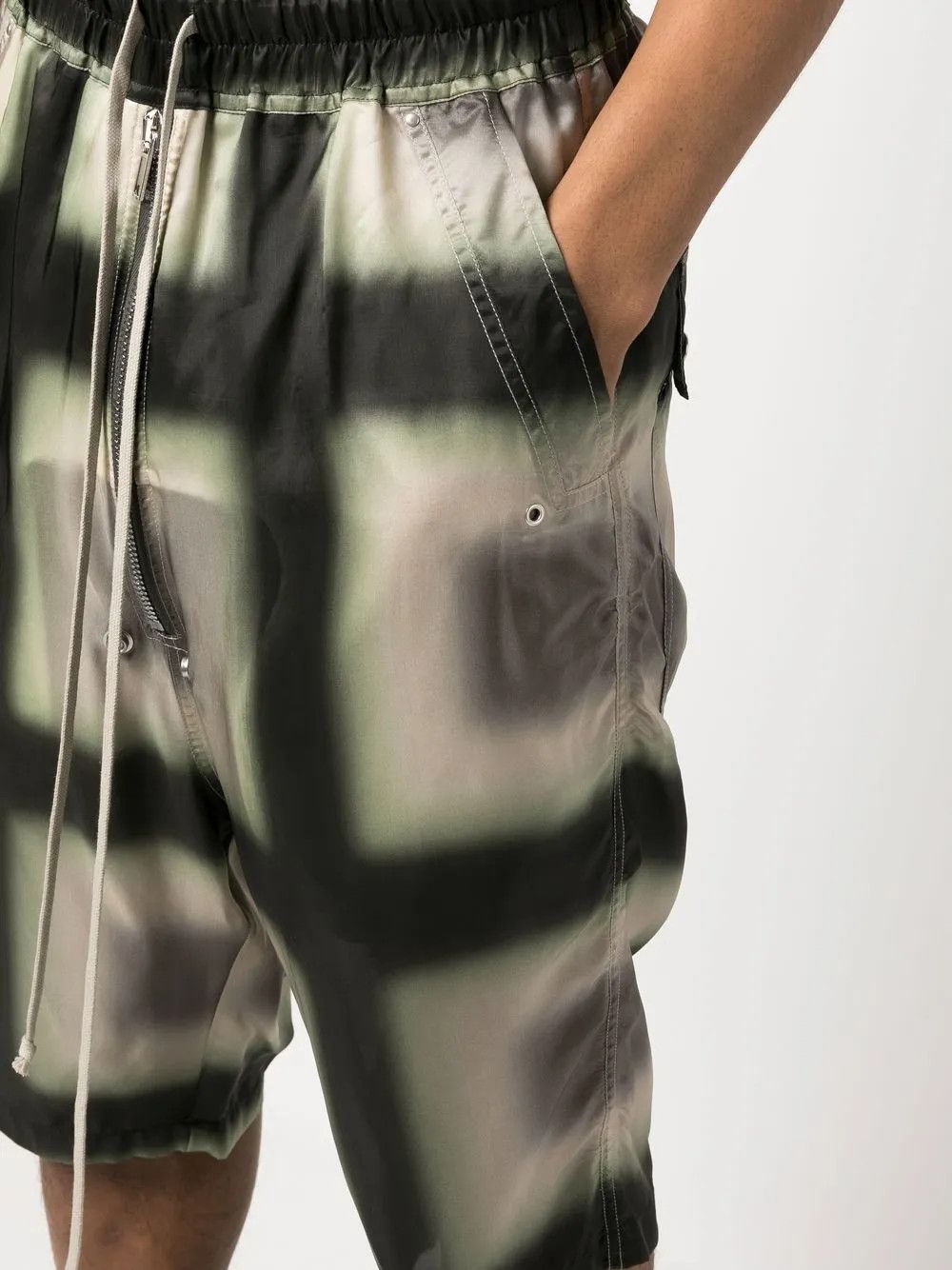 Rick Owens o1y0325 Short in Multicolor Size US 32 / EU 48 - 3 Thumbnail