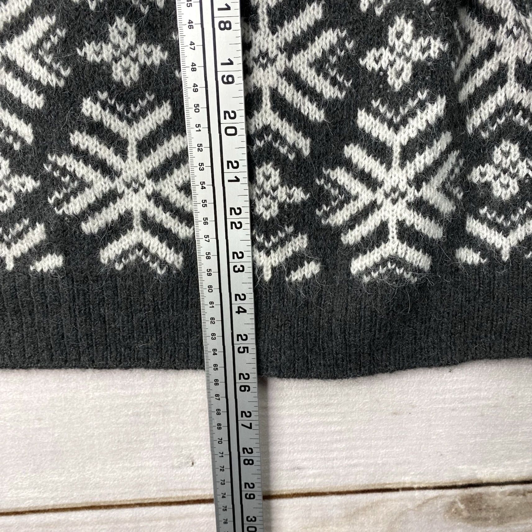 Old Navy OLD NAVY Women's Sweater Pullover Knit Gray Nordic Snowflake Pattern Fuzzy XXL Winter Casual Womens Size XXL / US 16-18 / IT 52-54 - 6 Thumbnail