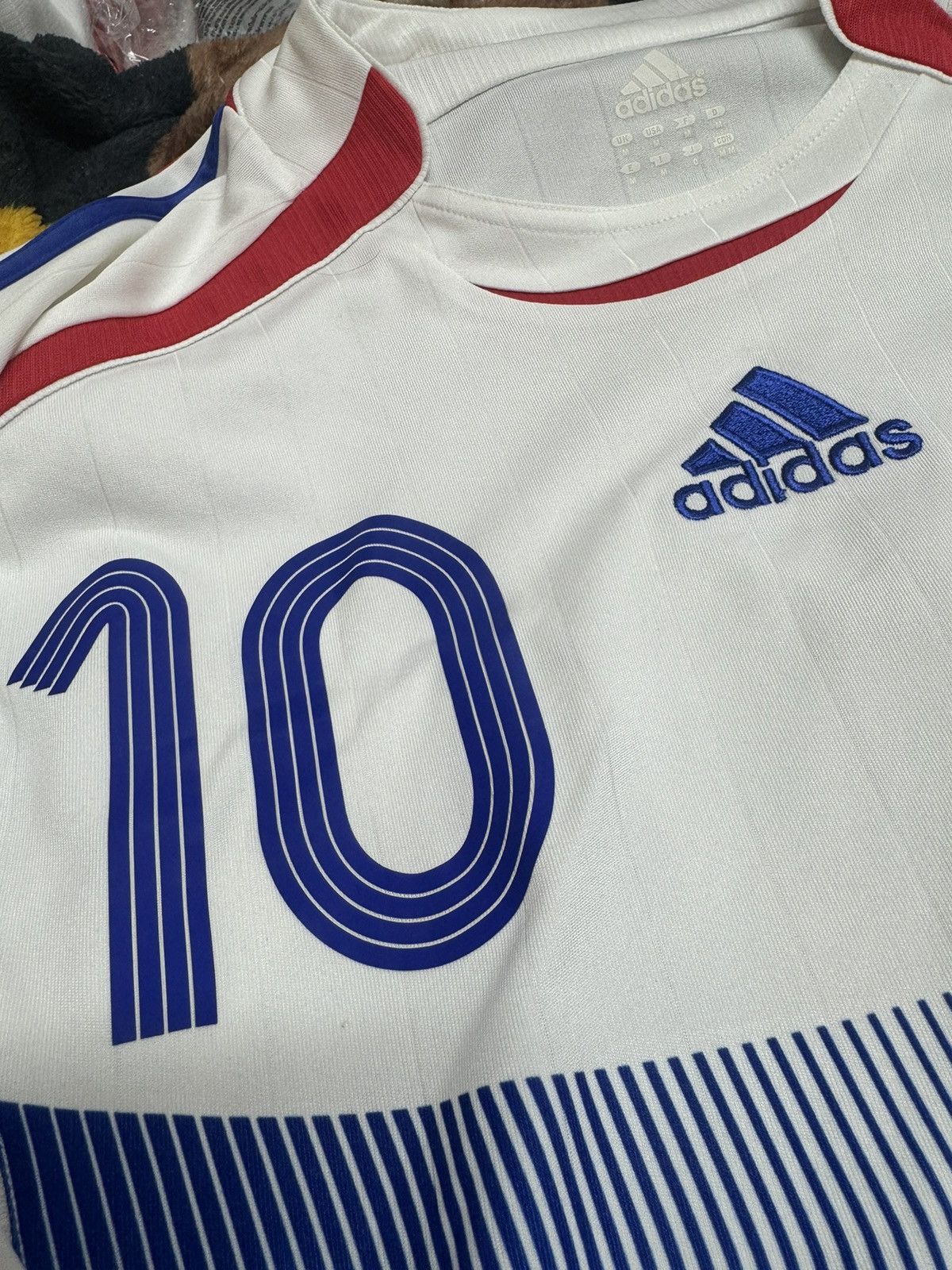 Adidas France 2006 classic away shirt #10 Zidane Size US M / EU 48-50 / 2 - 3 Thumbnail