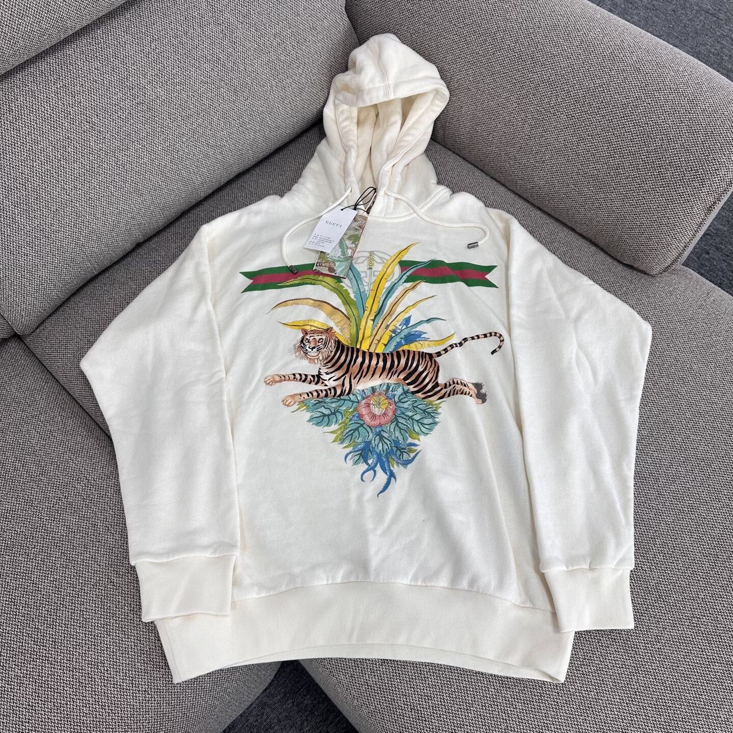 Gucci Gucci Tiger Printed Hoodie S Women Size S / US 4 / IT 40 - 1 Thumbnail
