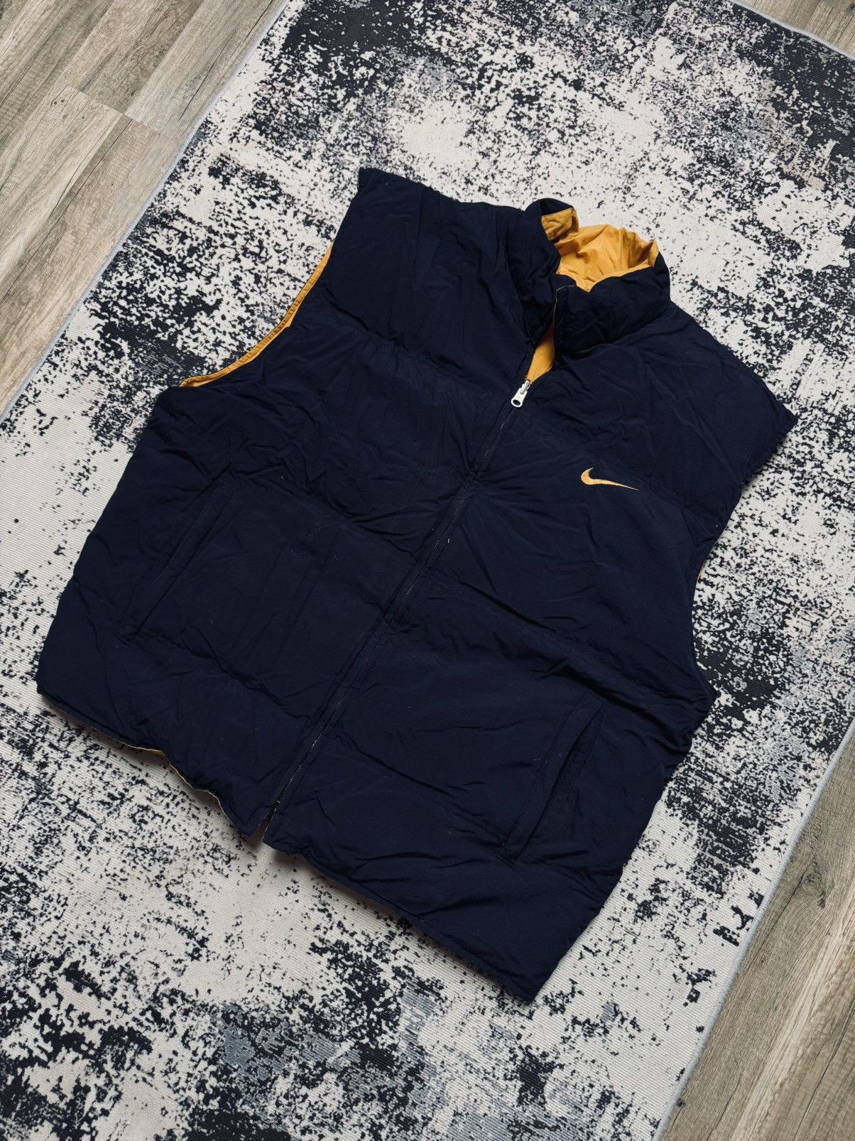 Nike Vintage 90's Nike Drill Black Puffer Vest Big reverse Logo Size US XL / EU 56 / 4 - 3 Thumbnail