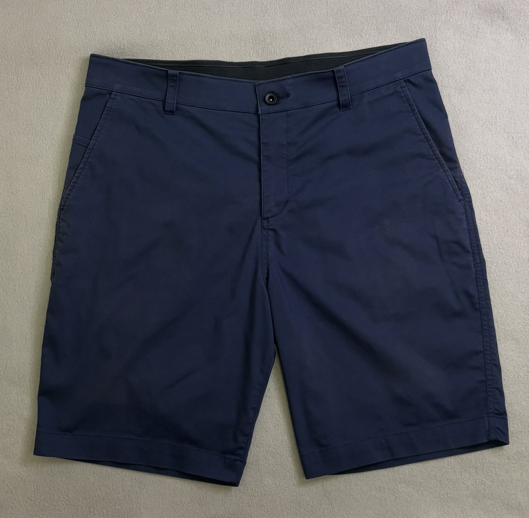 Nike Nike Golf Chino shorts size 35 Size US 35 - 5 Thumbnail